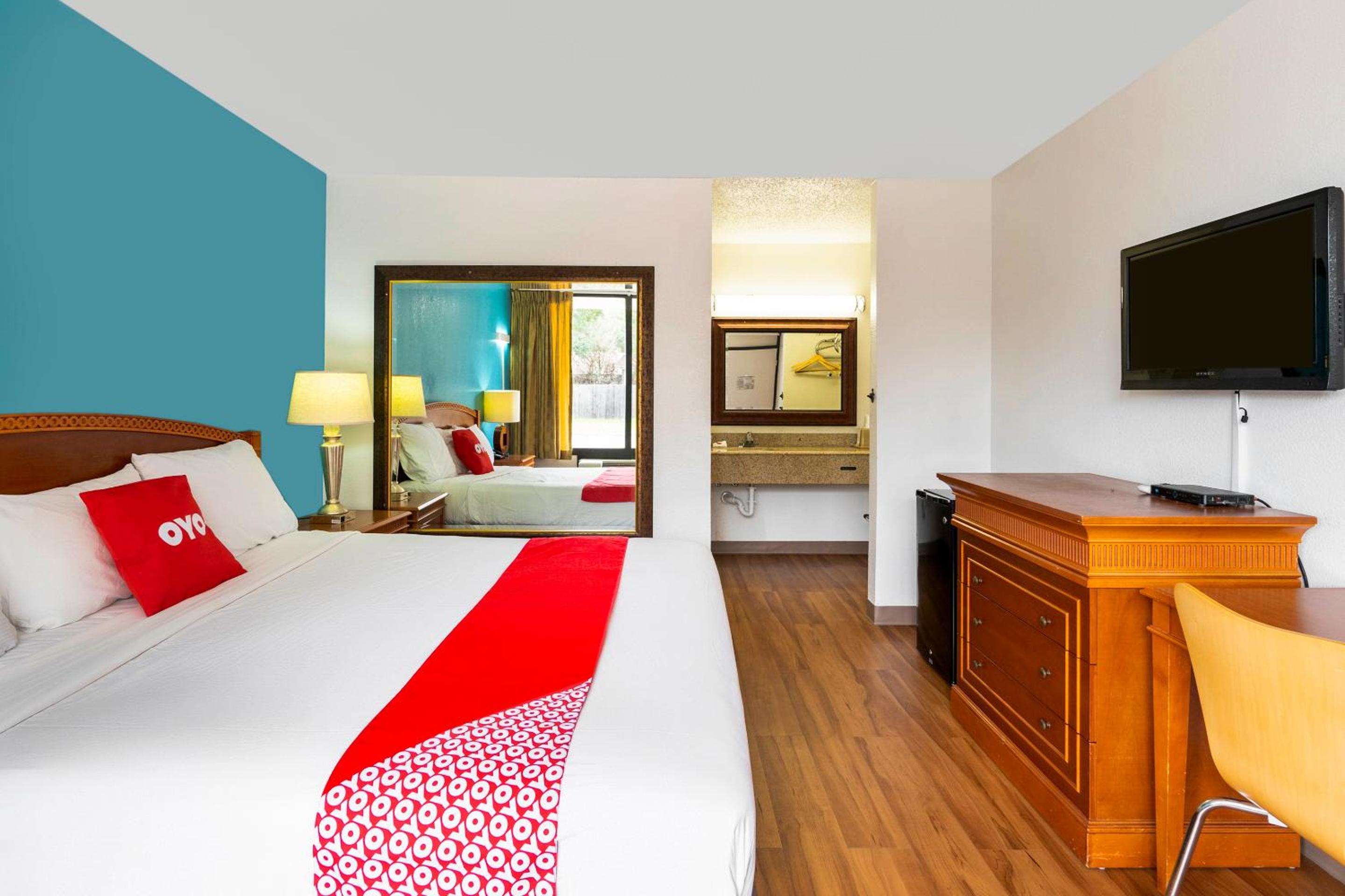 Premium King Bed photo 1