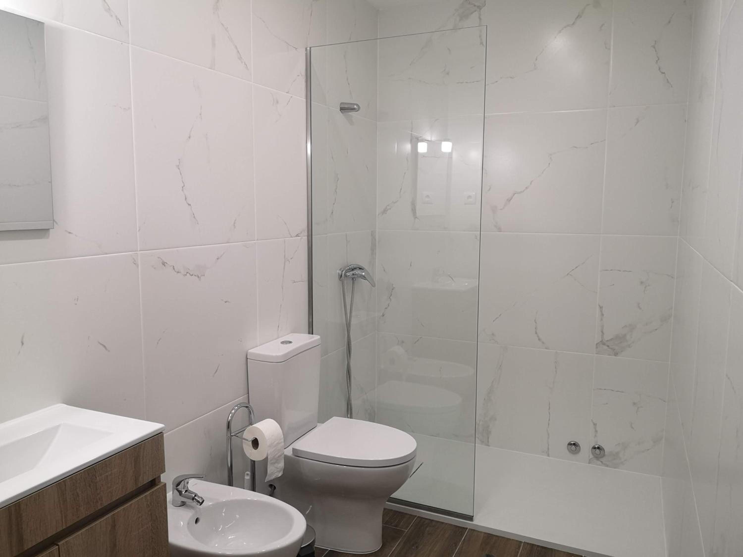 Standard Suite - Photo 3