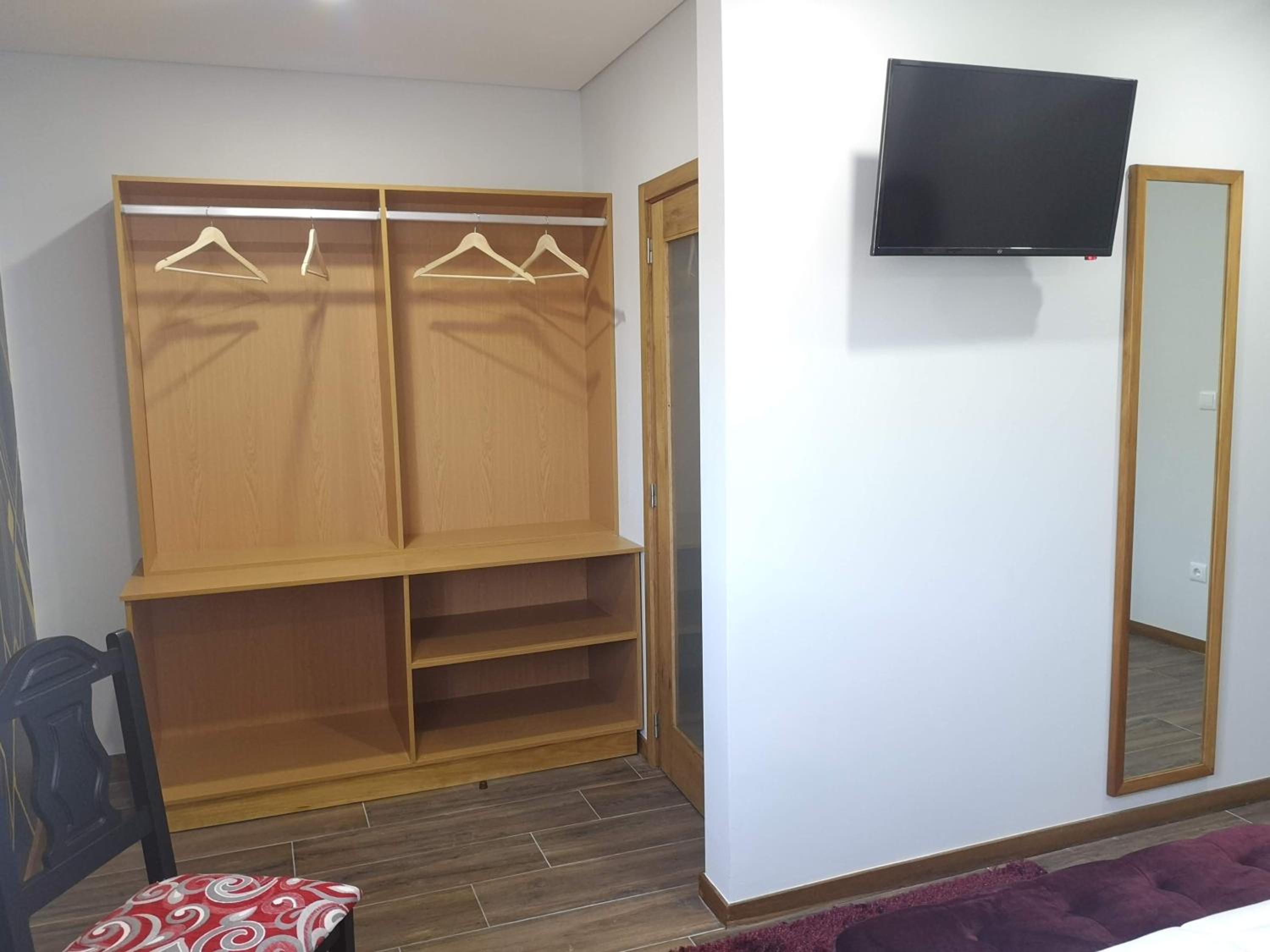 Standard Suite - Photo 4