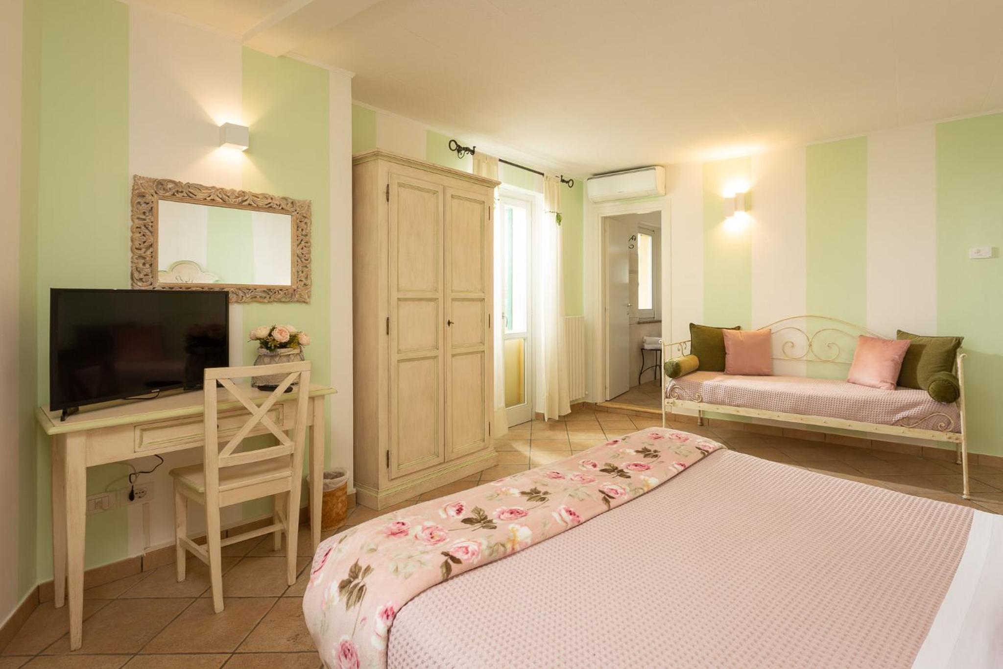 Triple Room with Garden View photo 1