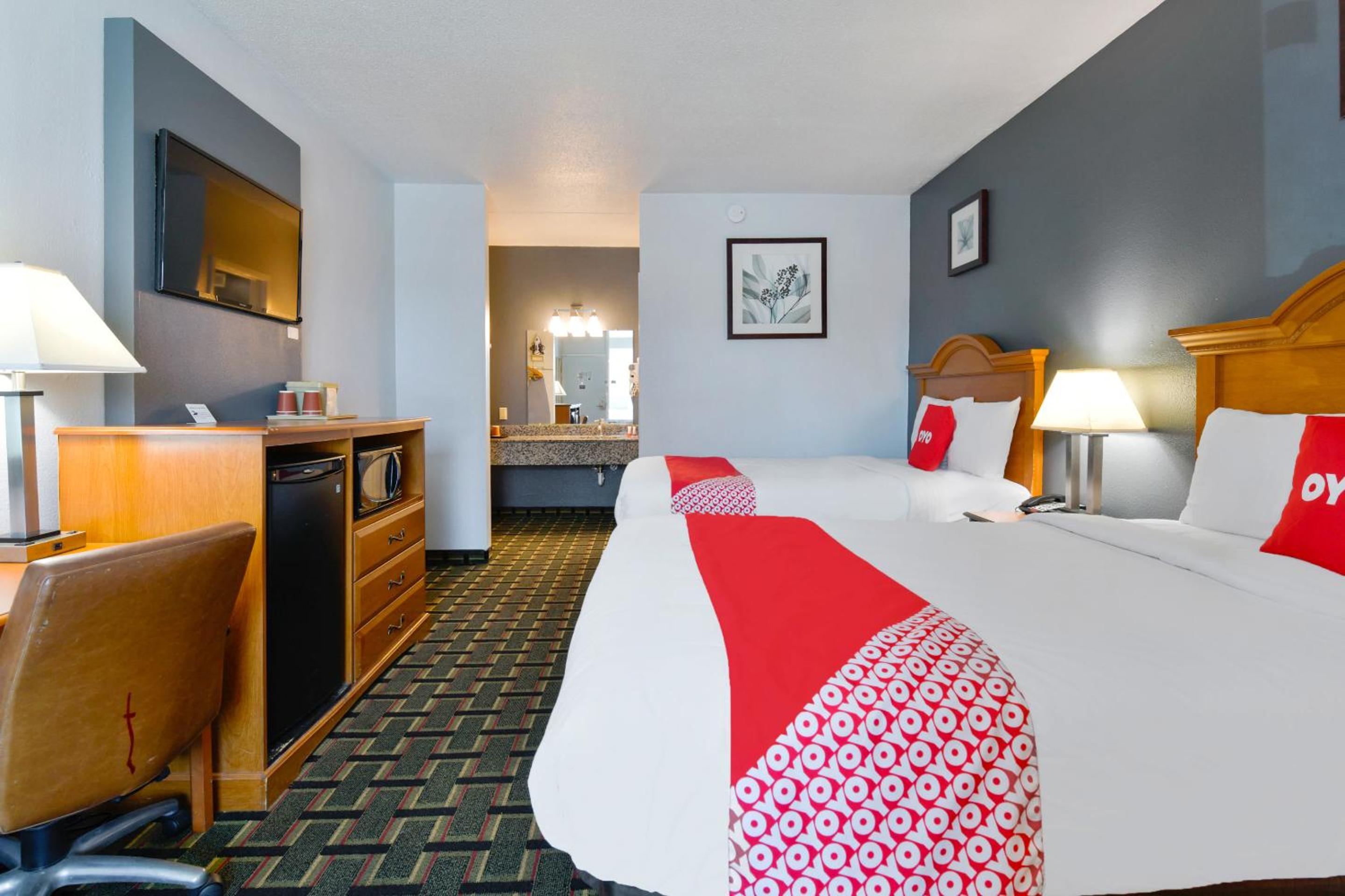 Double Room with Two Double Beds photo 3