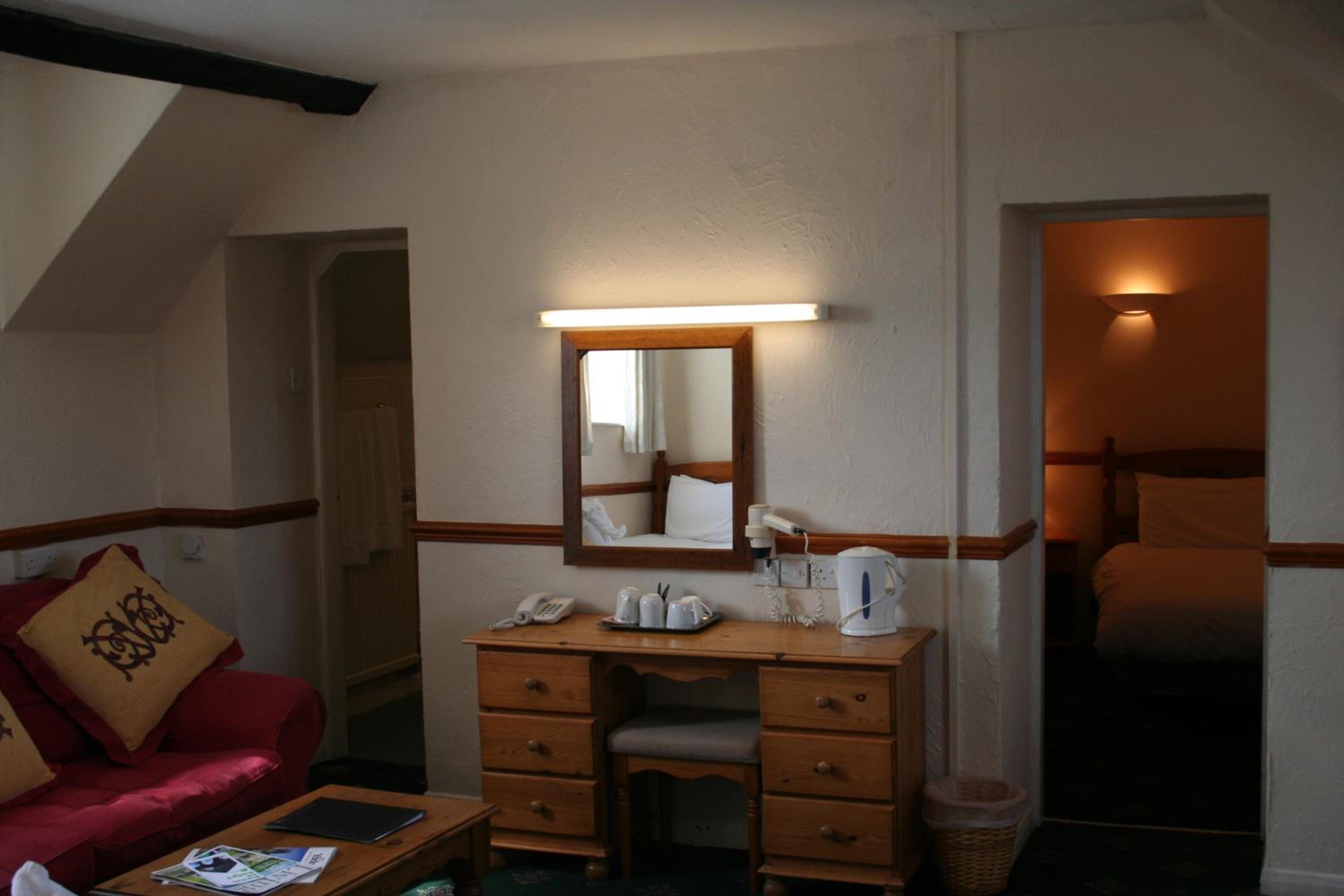 Family Room (2 Adults + 2 Children) photo 2