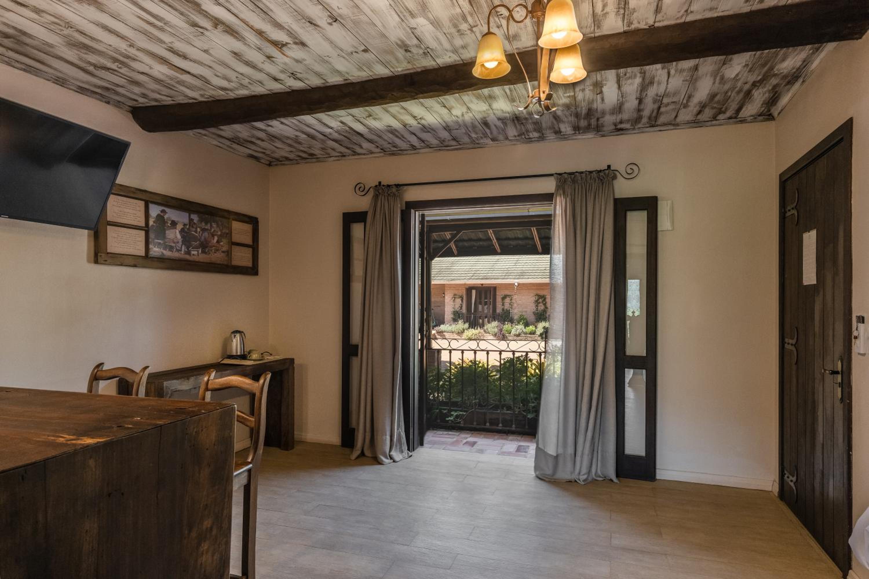 Deluxe Suite With Spa Bath