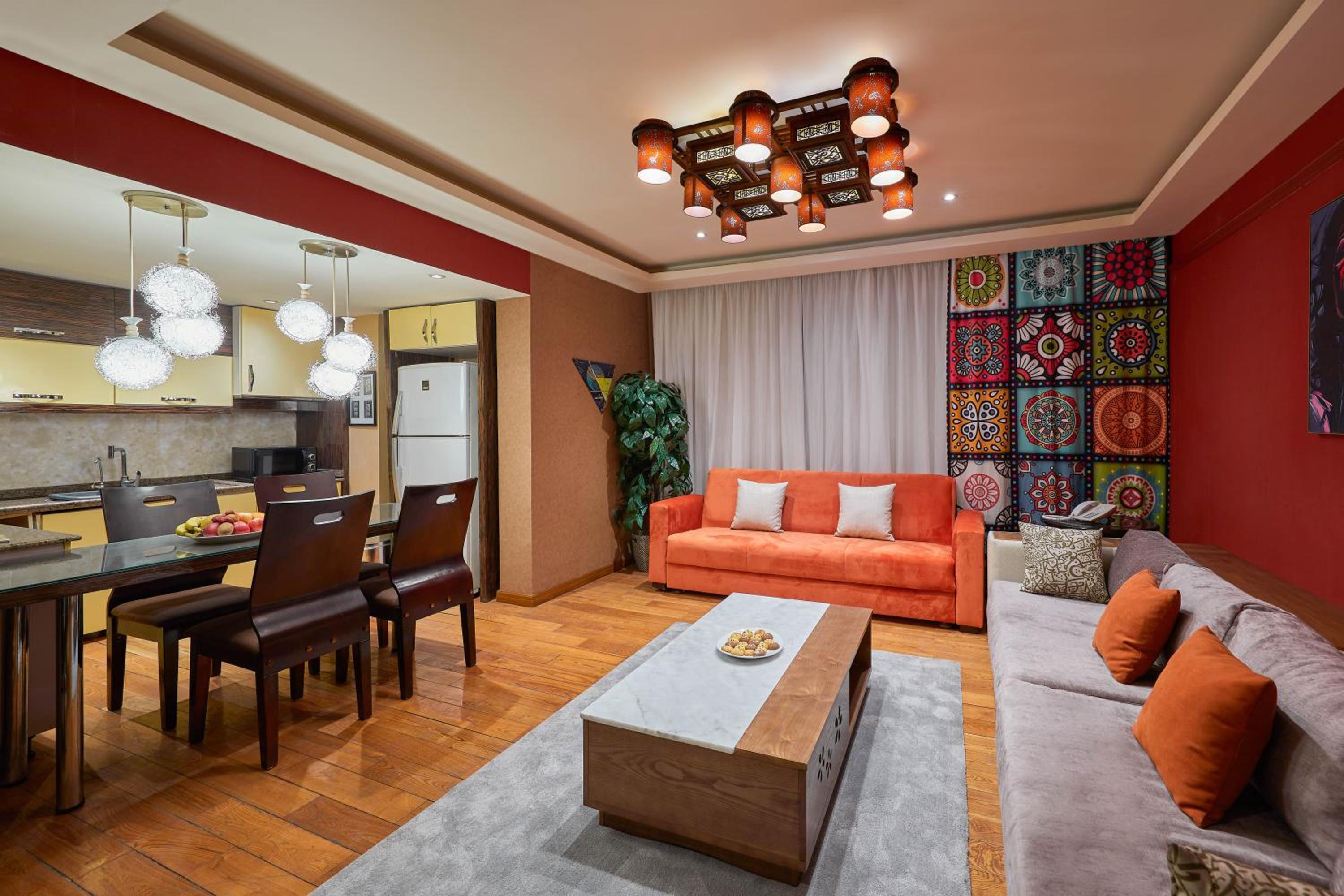 Deluxe Queen Suite photo 1