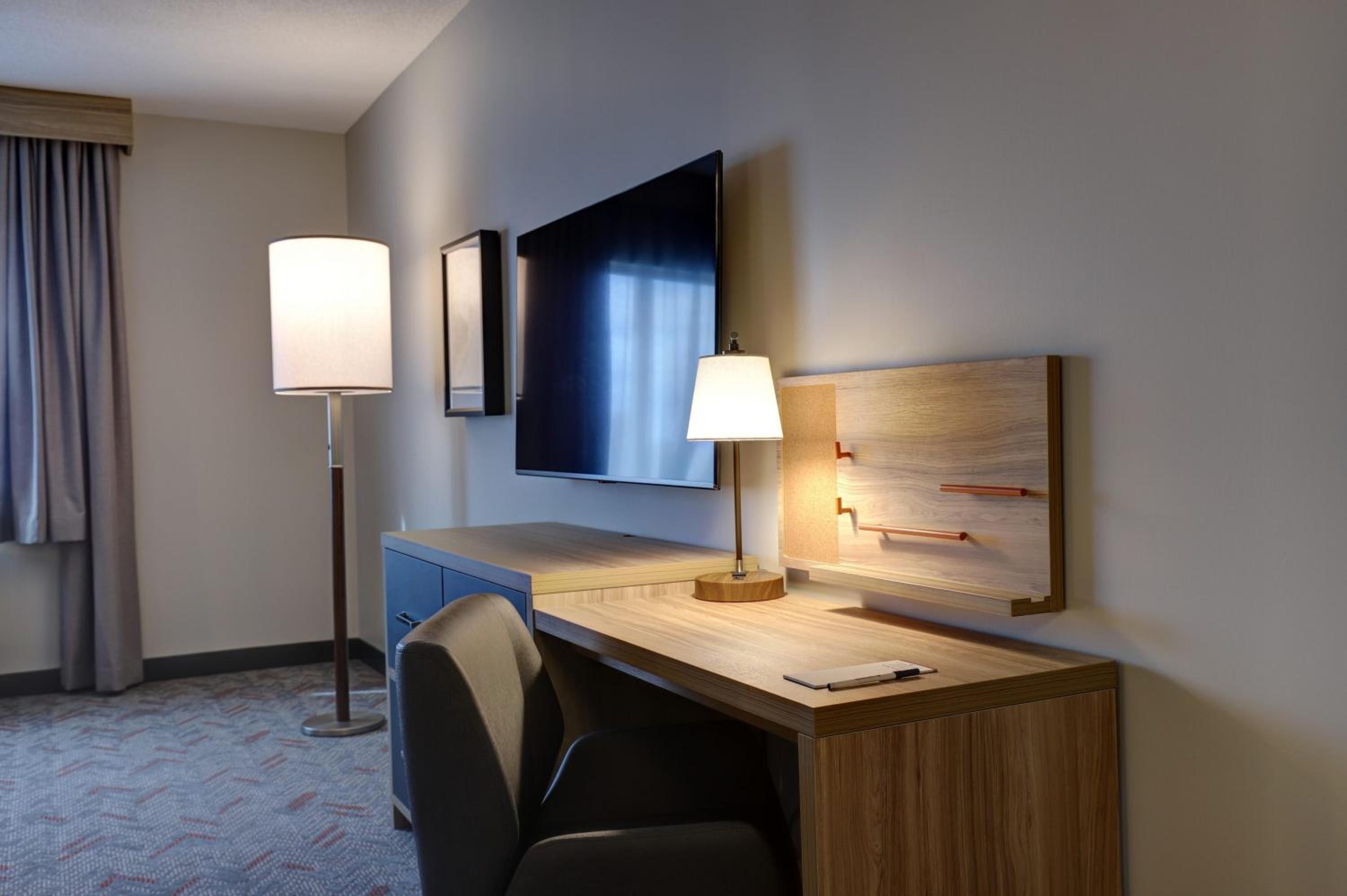Studio Suite - Photo 1
