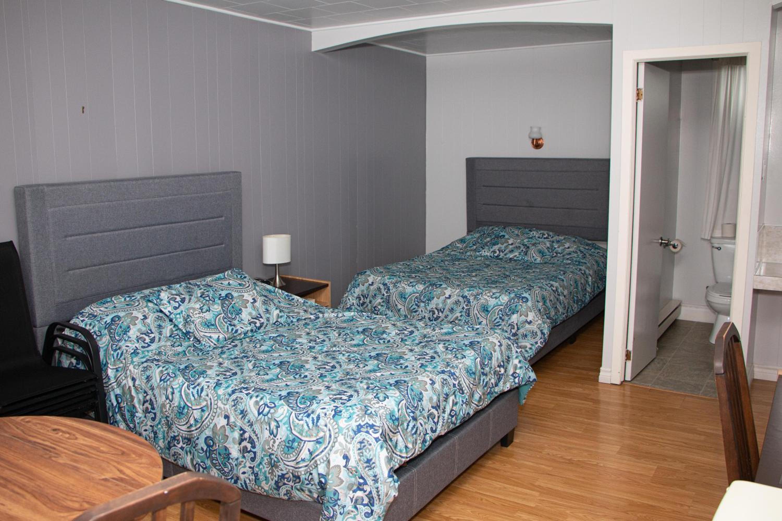 Quadruple Room with Sea View - Photo 6