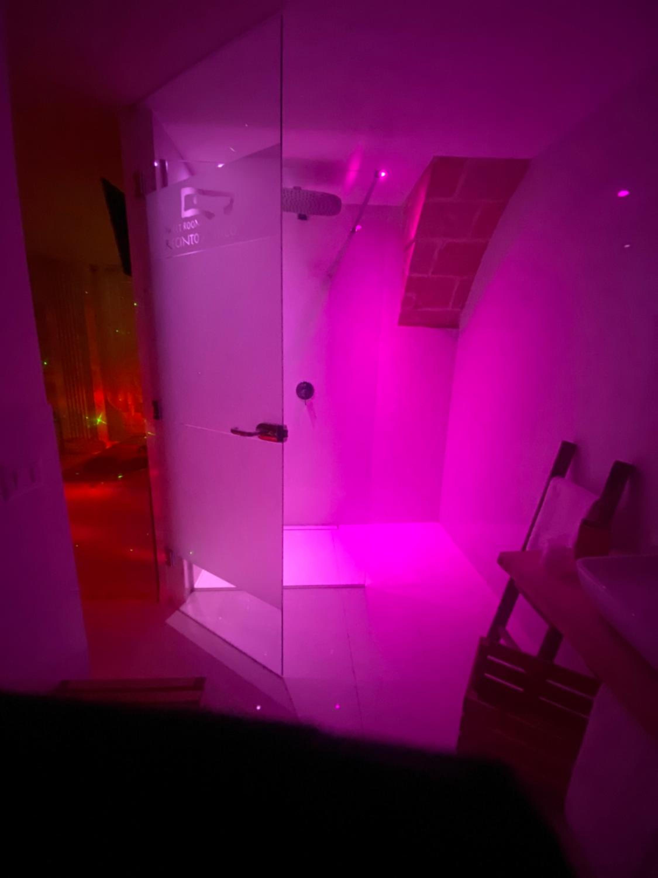 Deluxe Double Room with Bath - Photo 80