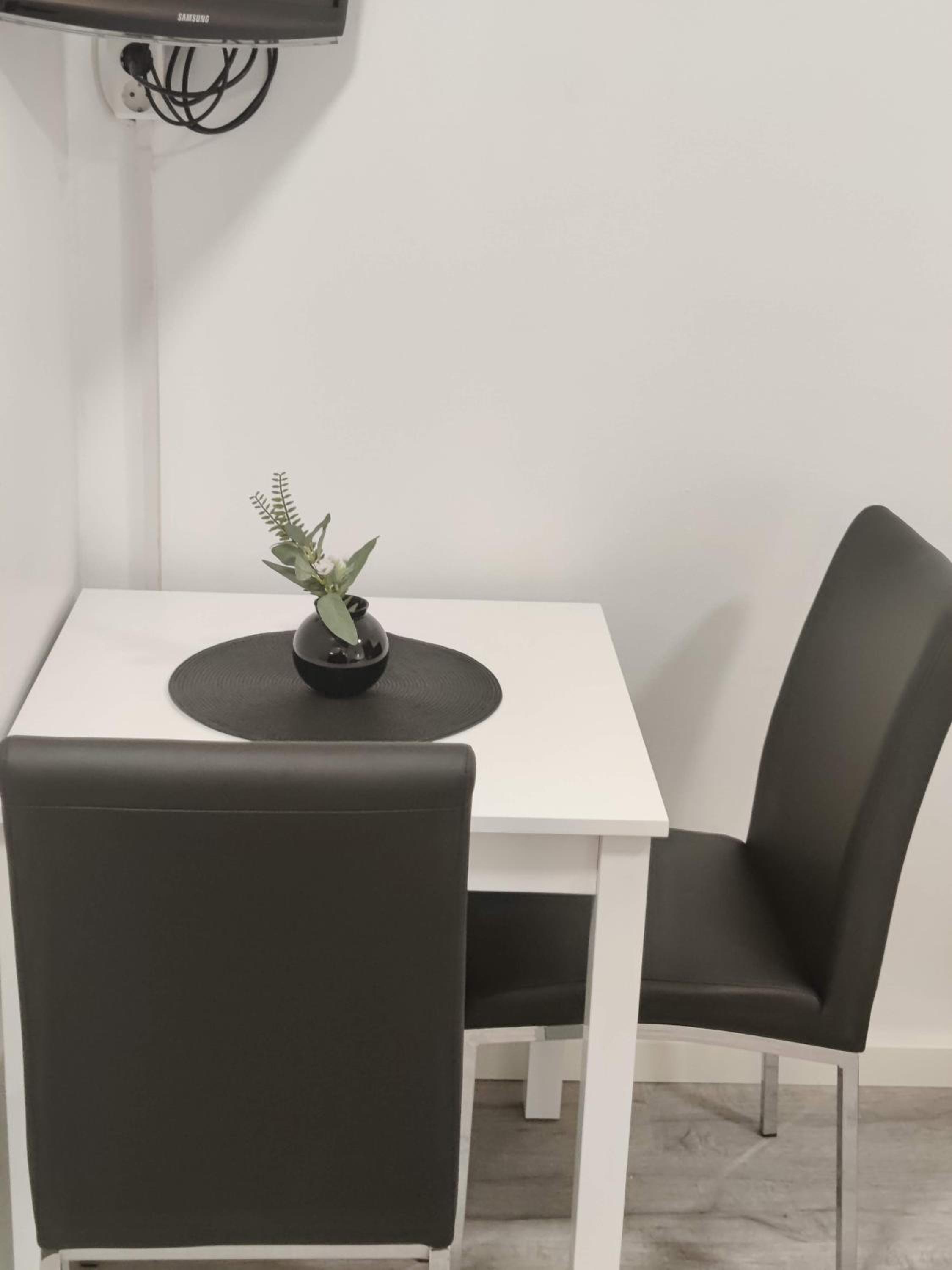 Studio Apartment - Photo 14
