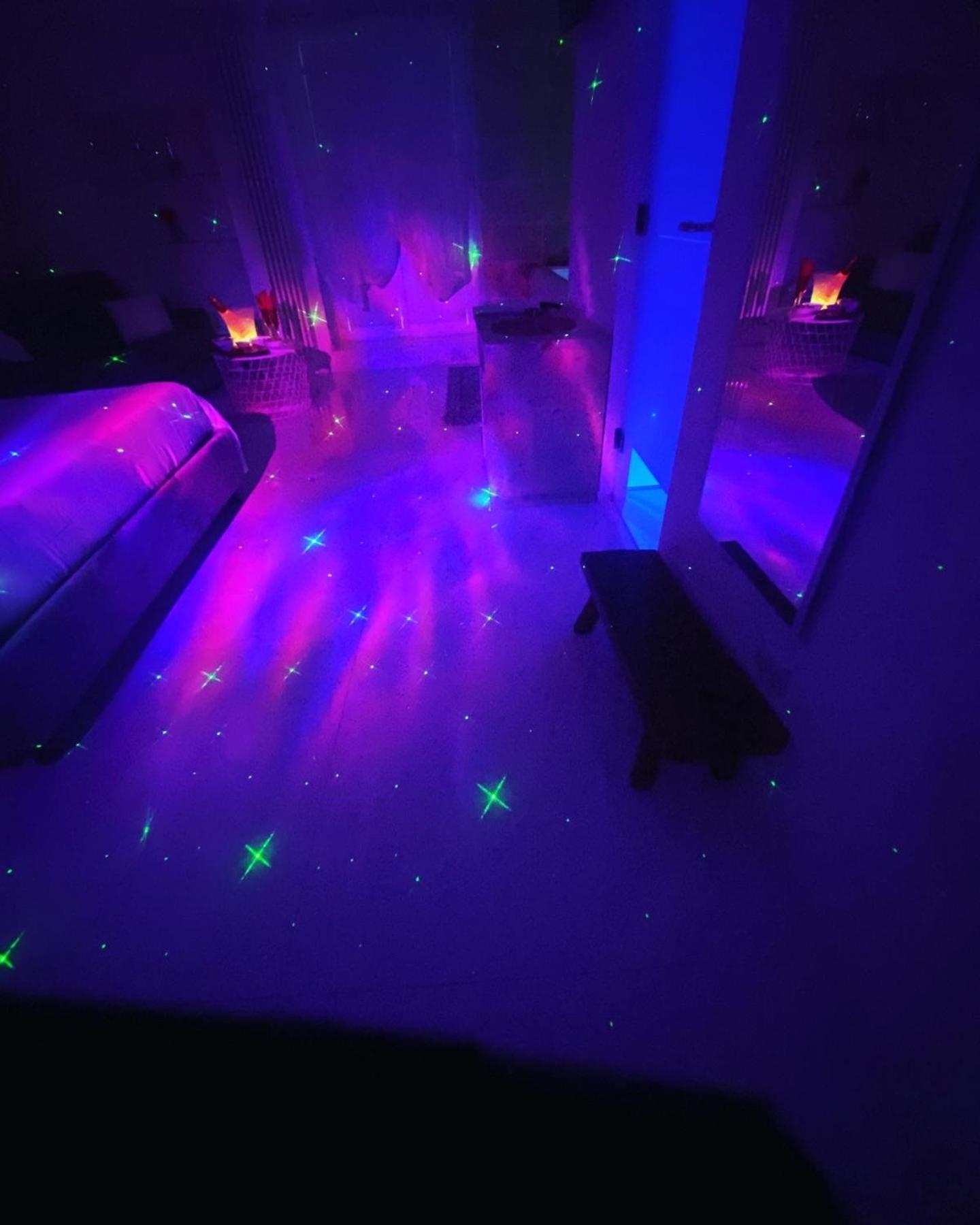 Deluxe Double Room with Bath - Photo 81