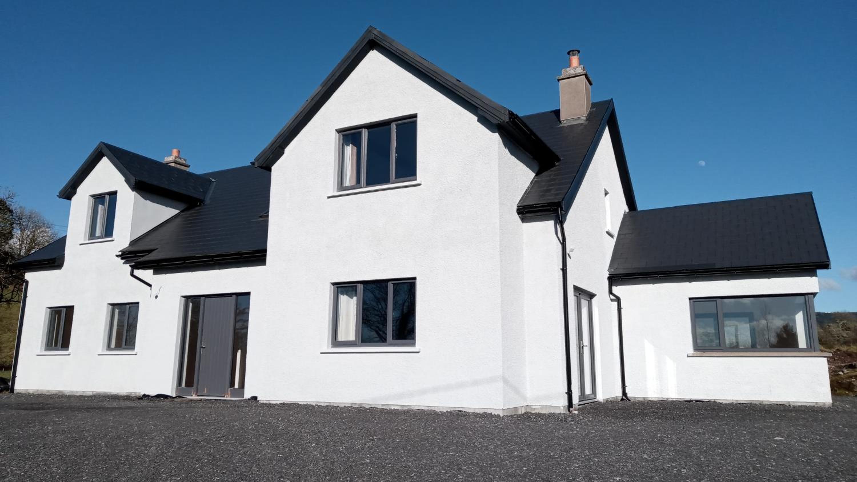 Four-Bedroom House - Photo 13