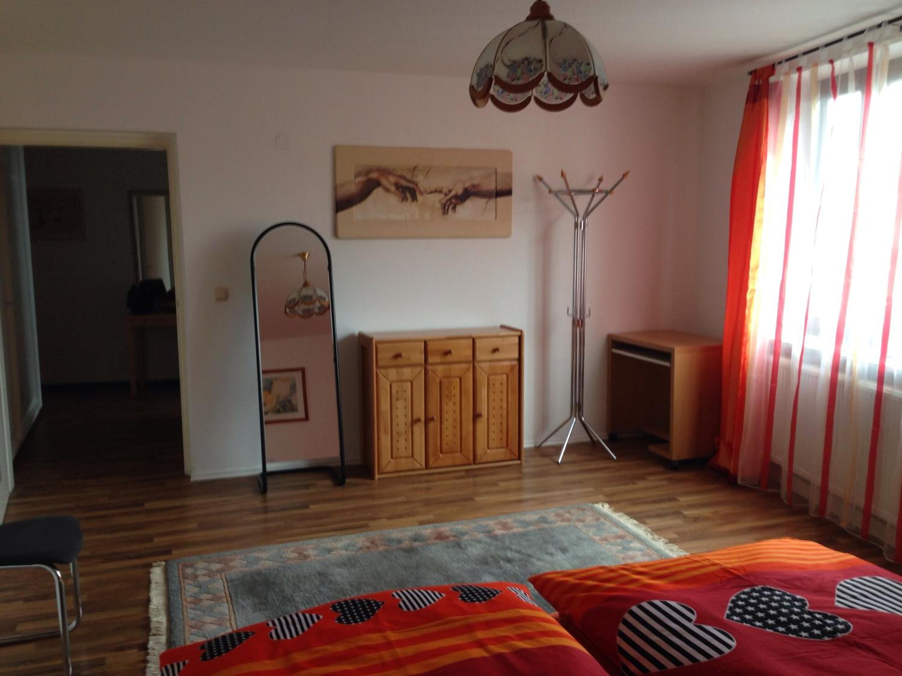 Apartment with Balcony - Photo 4