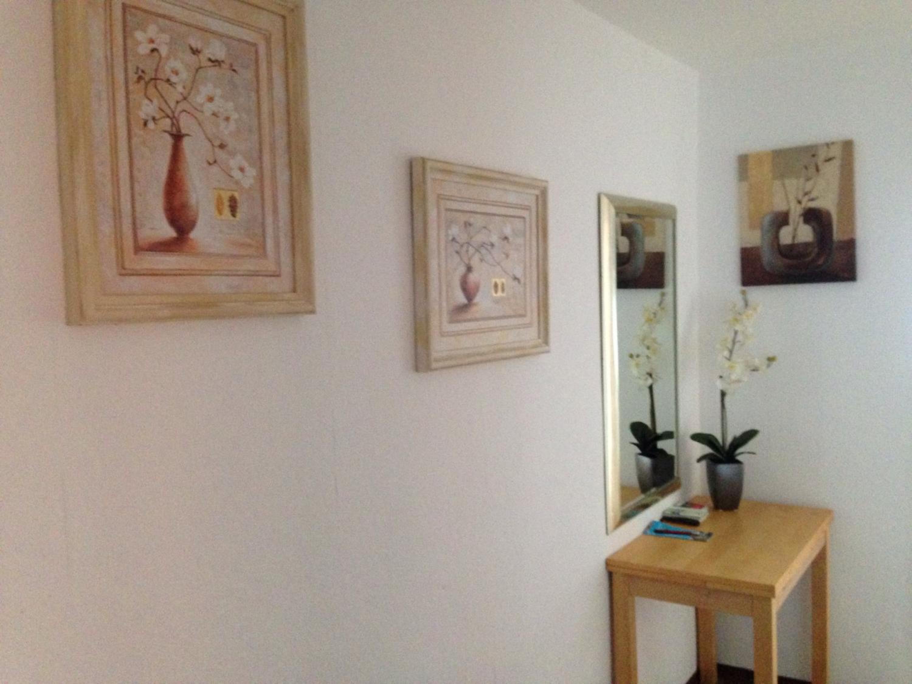 Apartment with Balcony - Photo 8