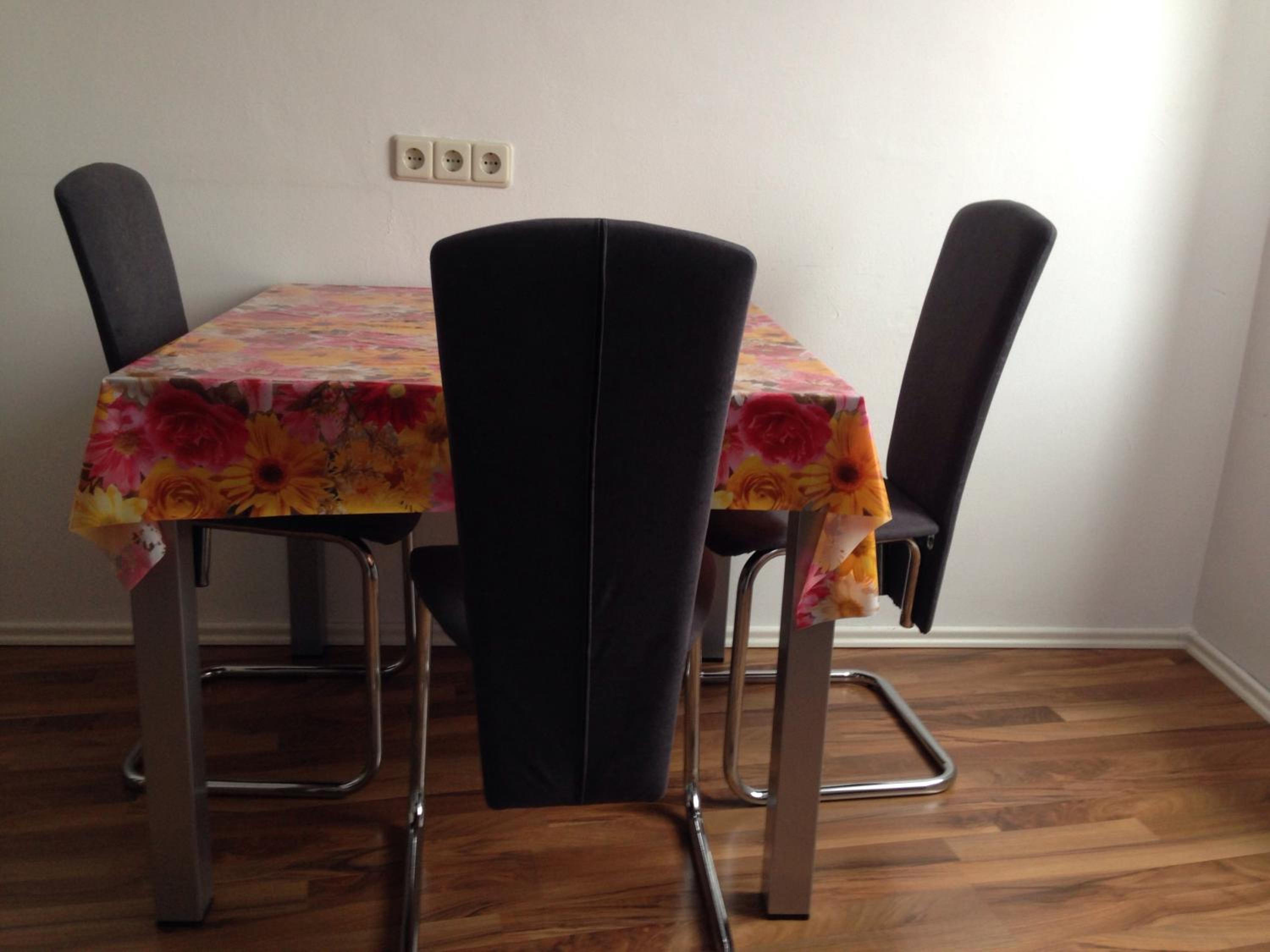 Apartment with Balcony - Photo 3