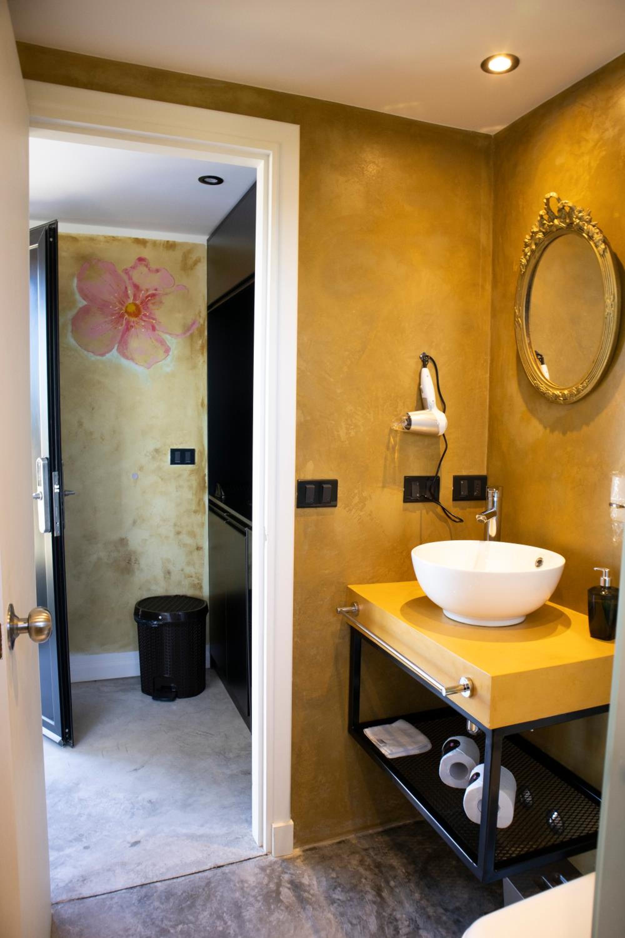Double Room with Private Bathroom photo 2