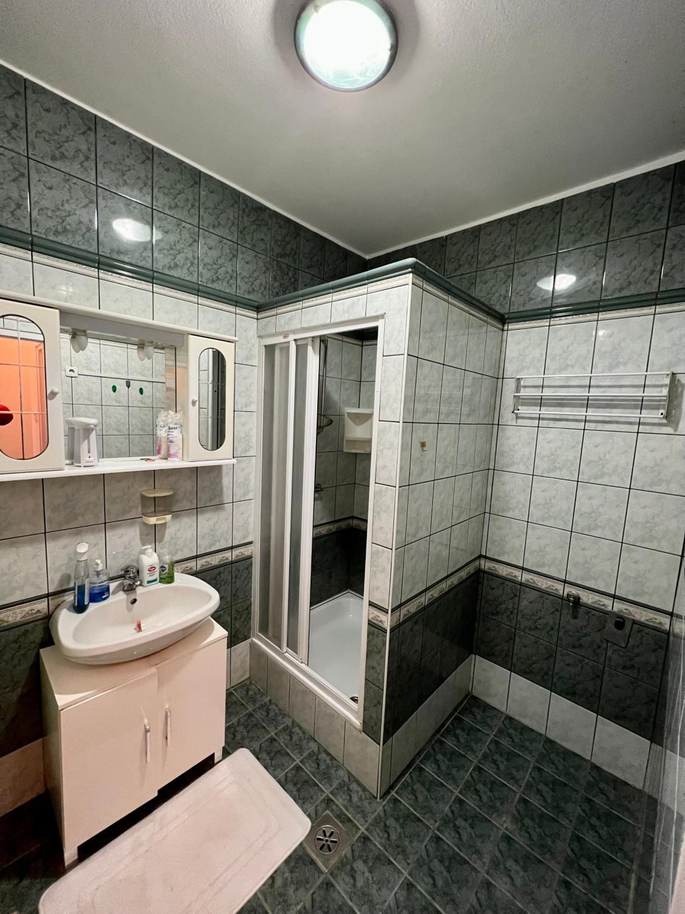 One-Bedroom Apartment - Photo 8