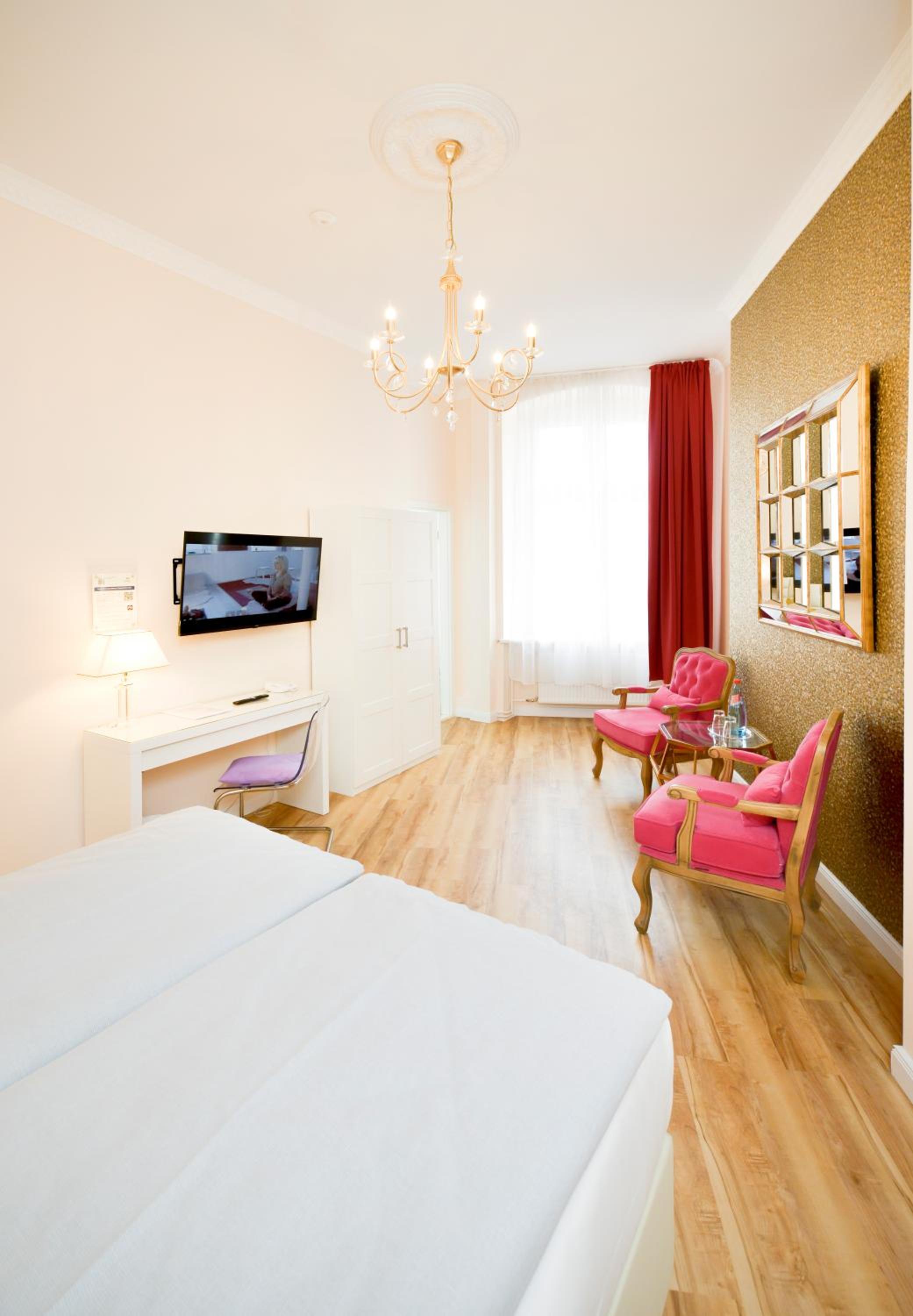 Deluxe Double Room photo 3