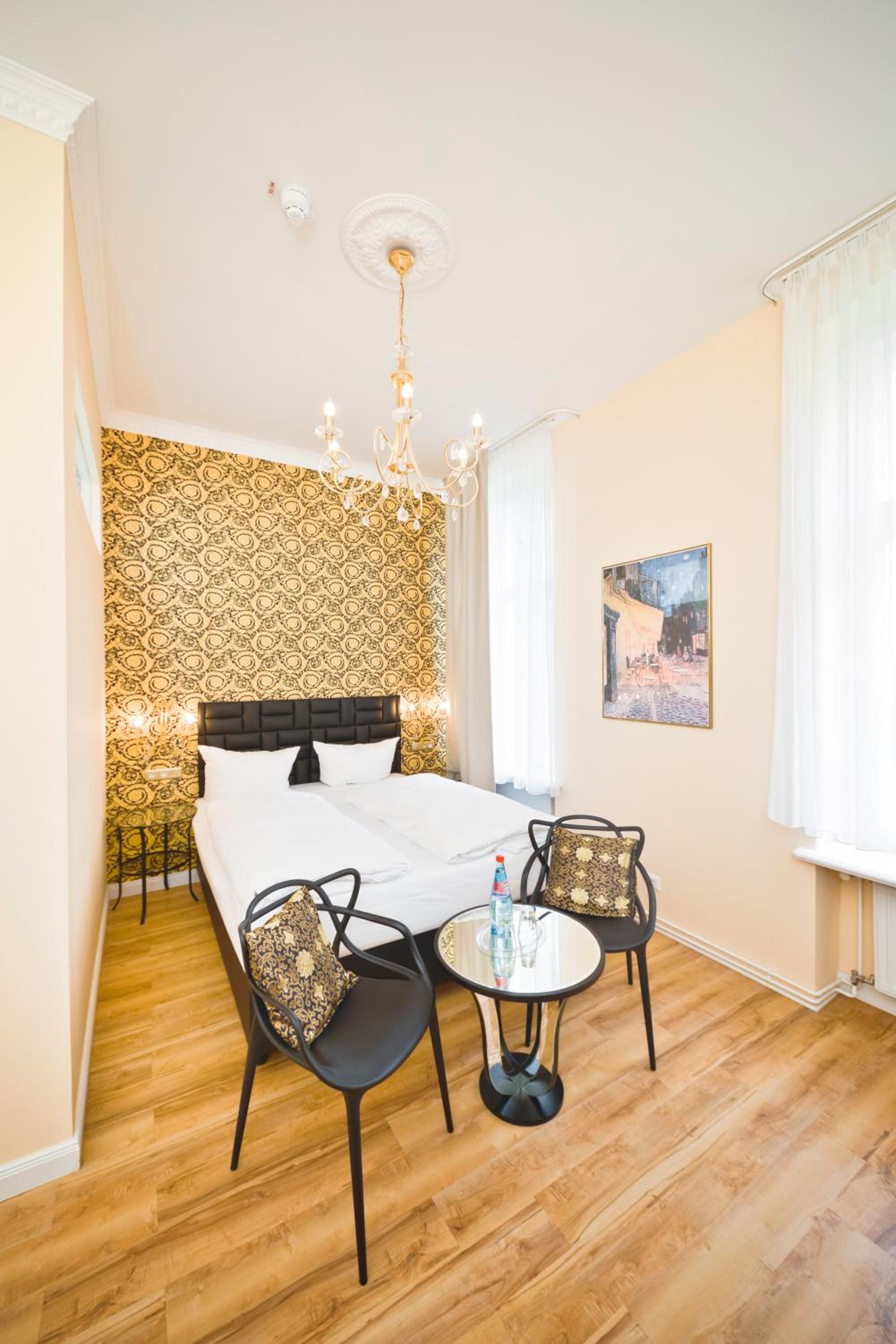 Large Double Room photo 2