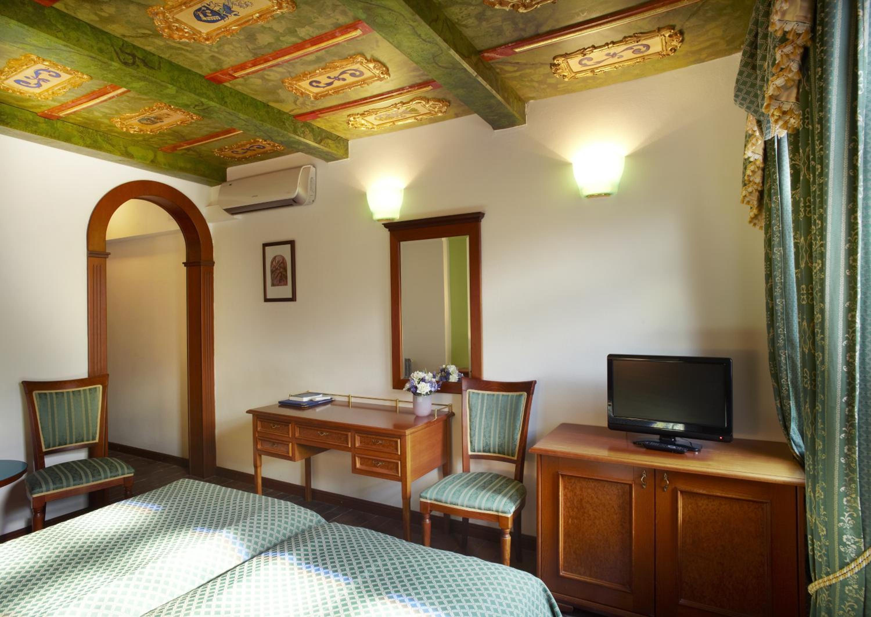 Standard Double Room - Photo 2