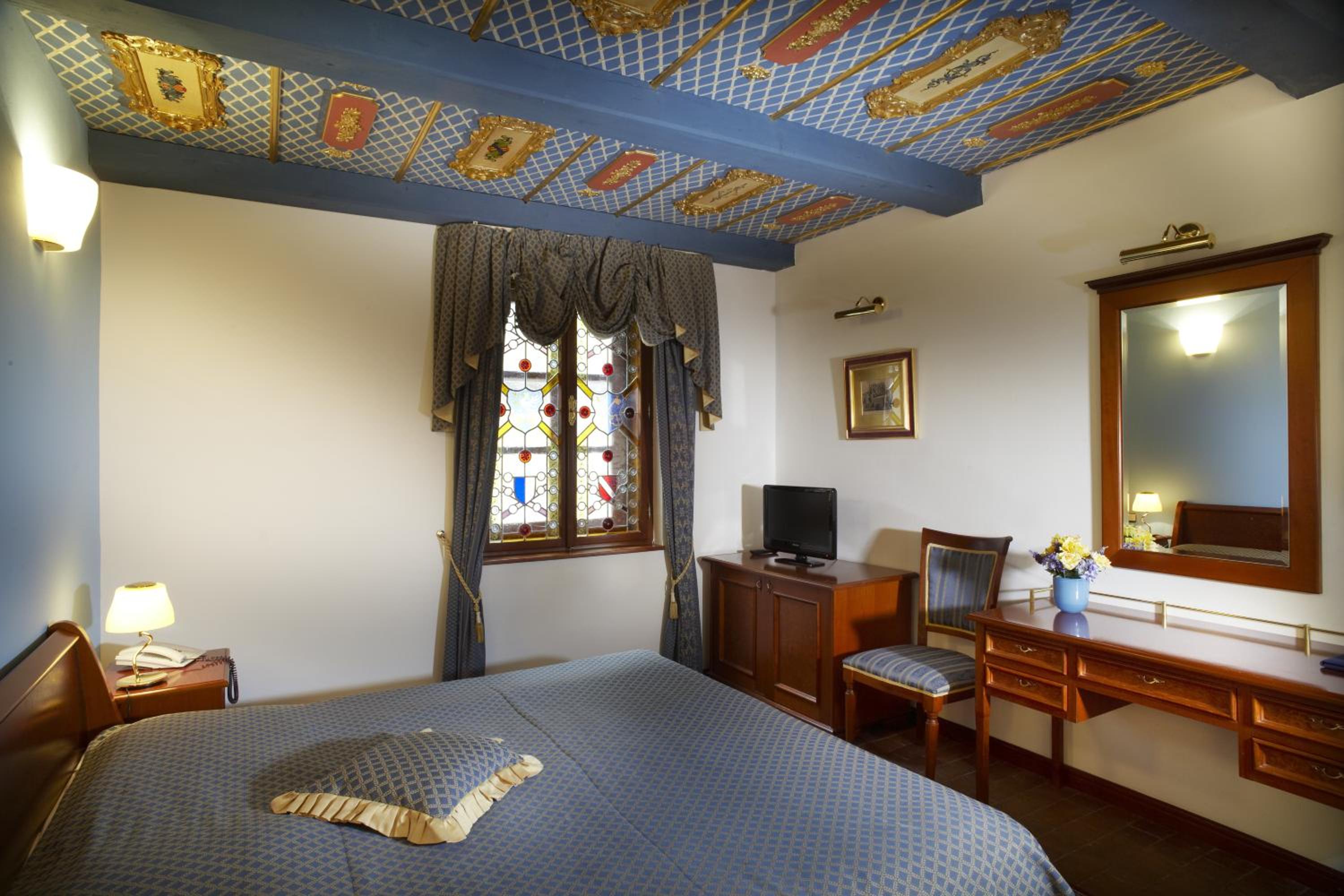 Standard Double Room - Photo 3
