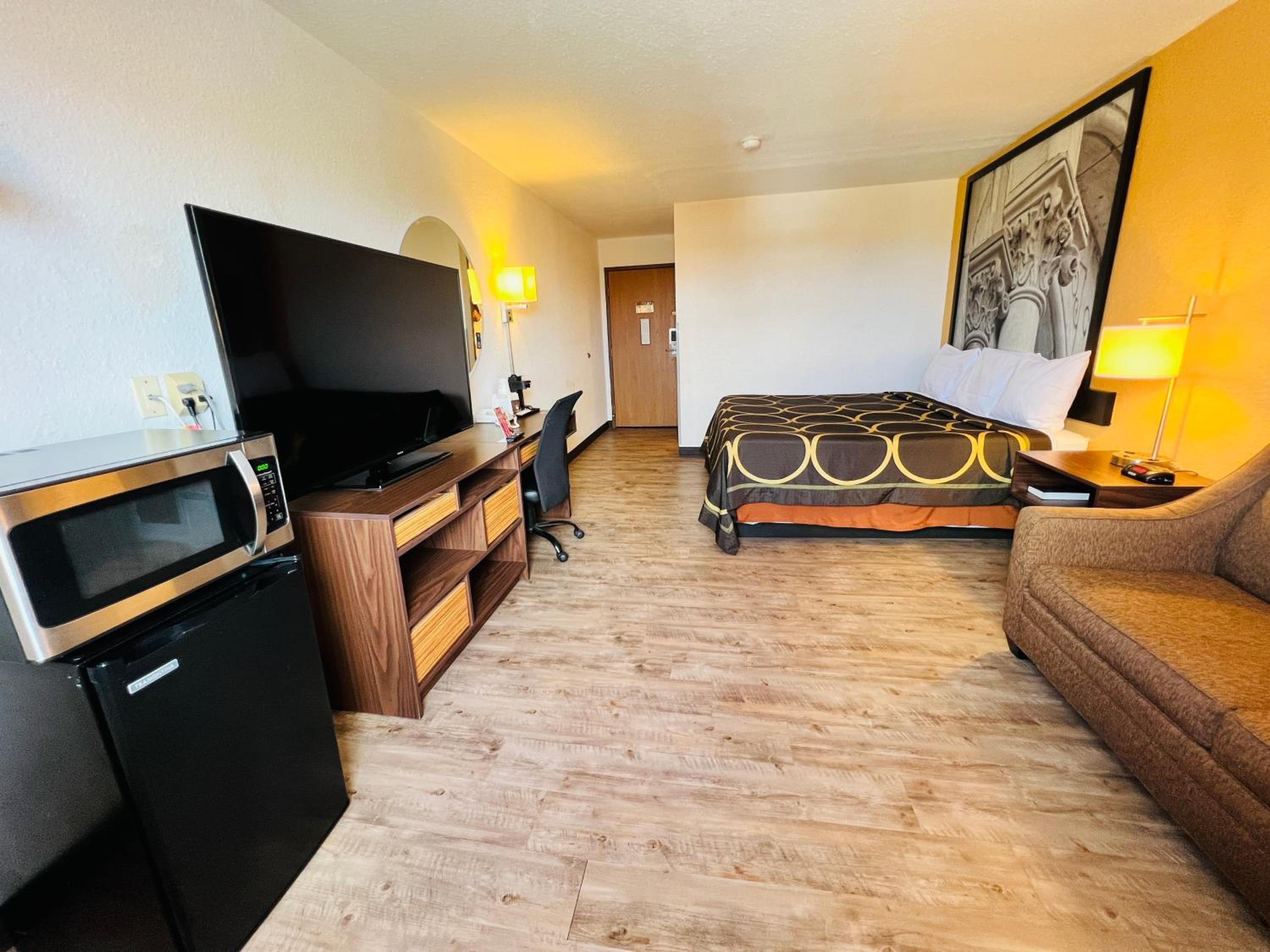 King Studio Suite - Non-Smoking - Photo 1
