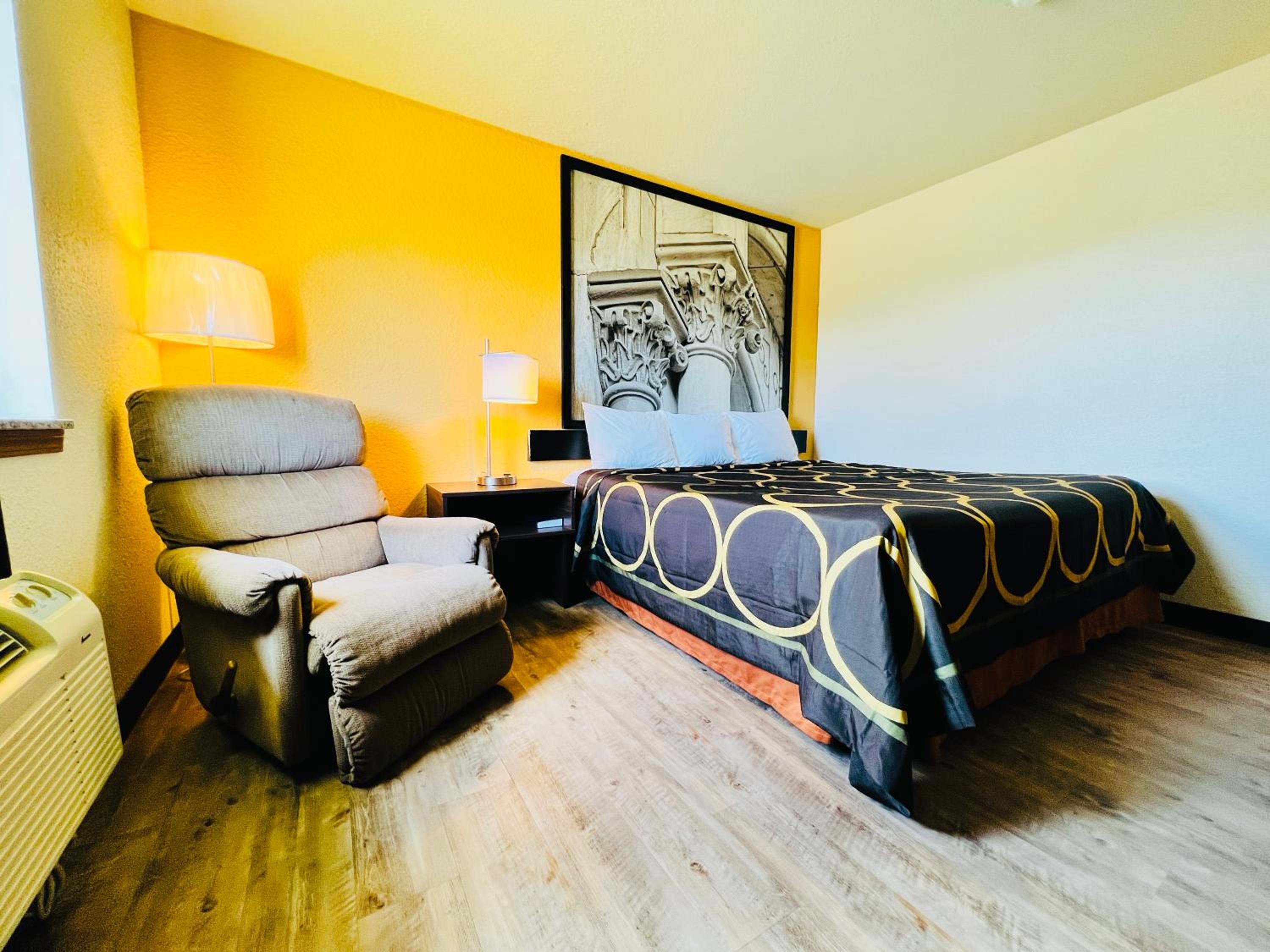 King Room- Non-Smoking - Photo 1
