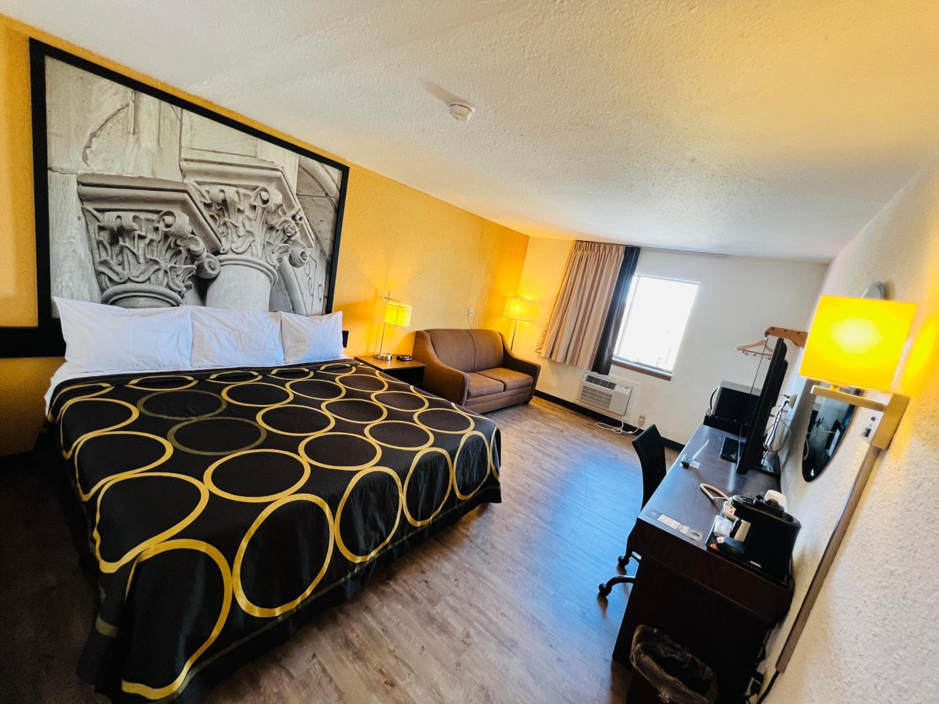 King Studio Suite - Non-Smoking - Photo 5