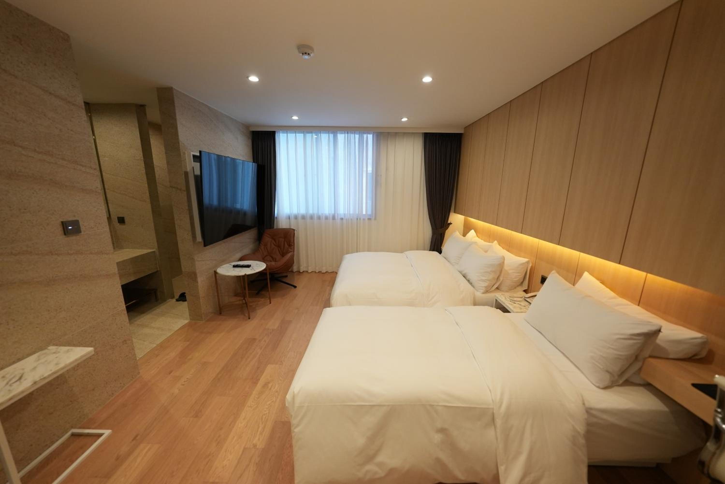 Deluxe Twin Room - Photo 14