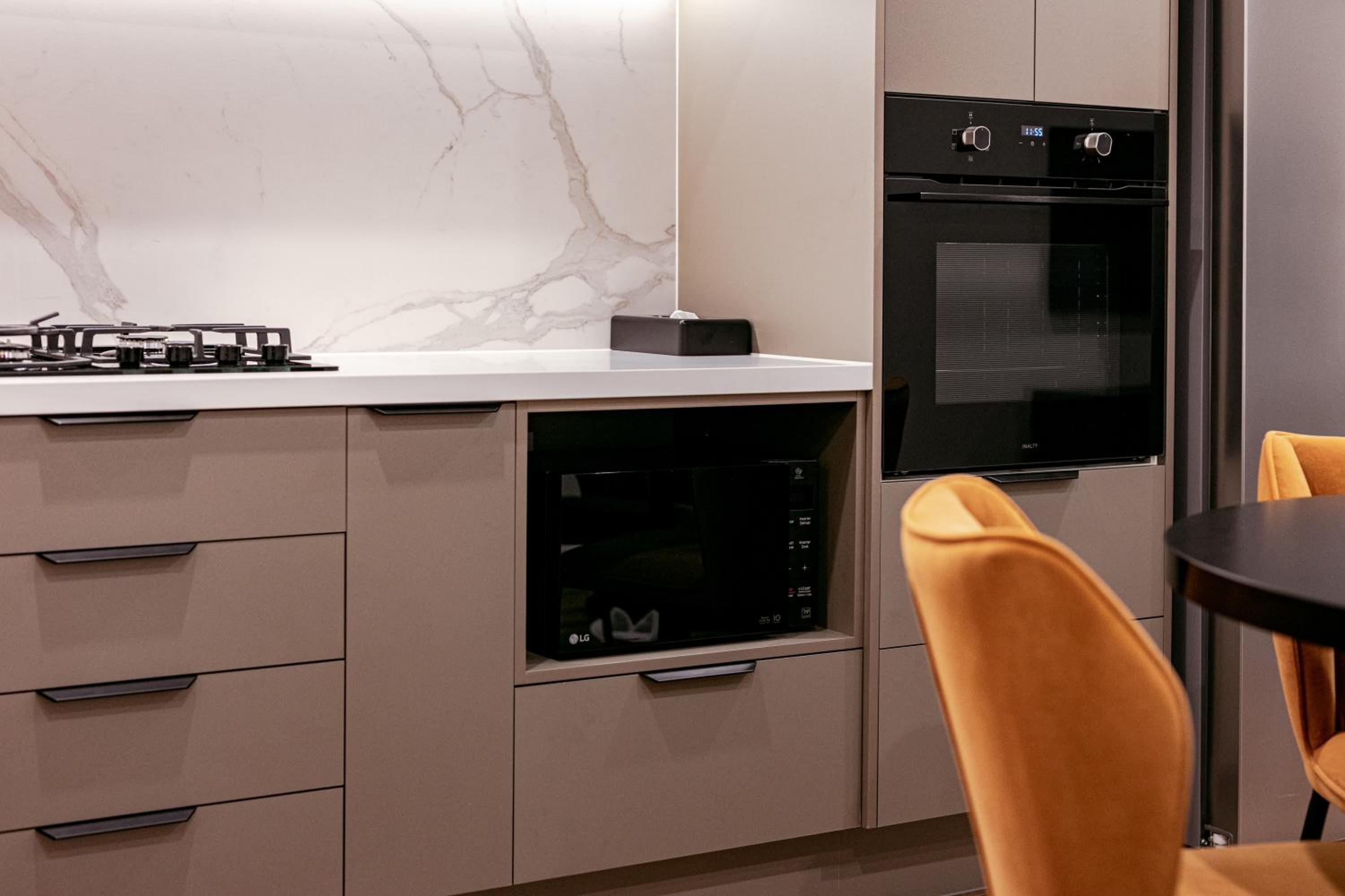 Accessible One-Bedroom Suite - Photo 7