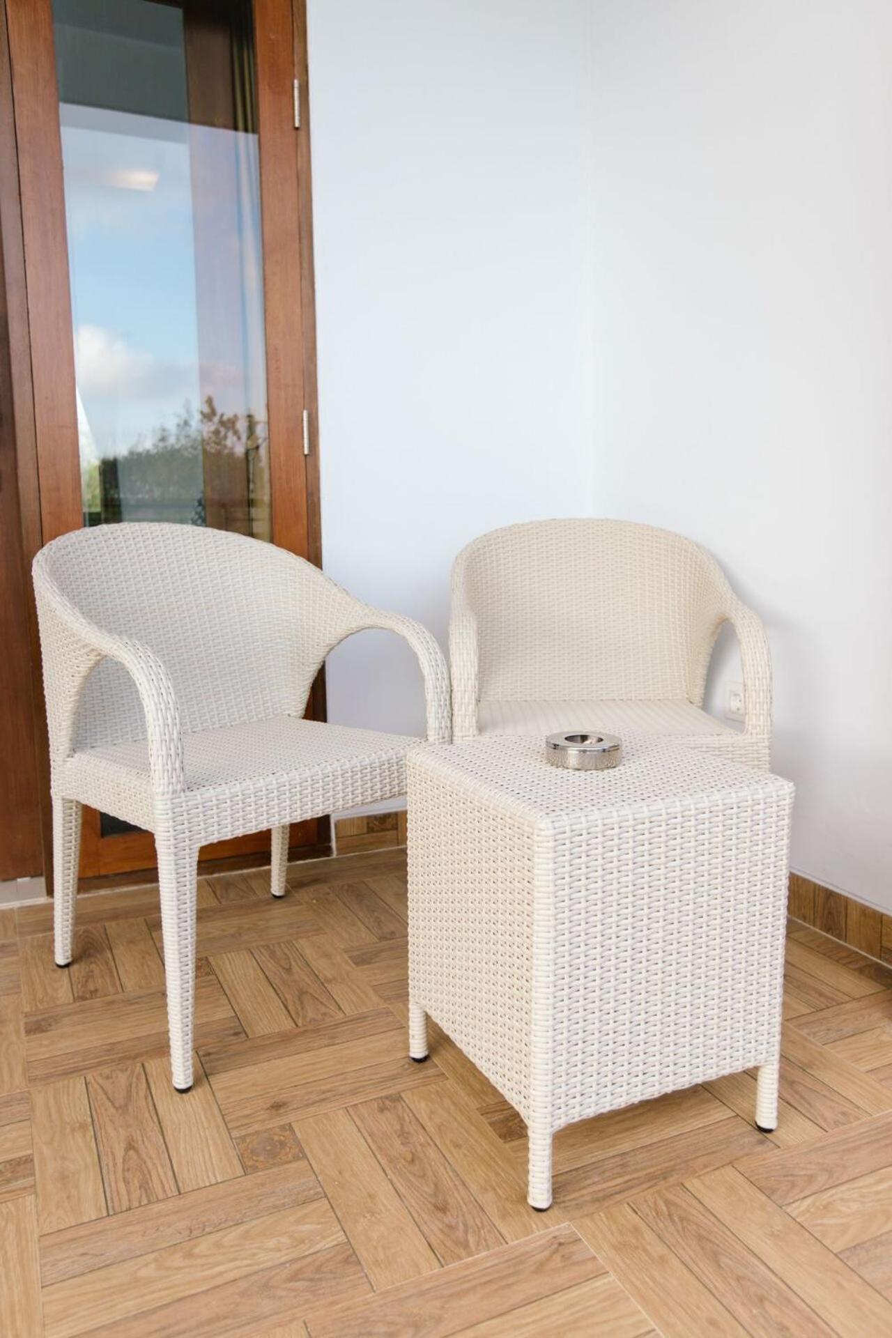 Double Room with Balcony - Photo 3