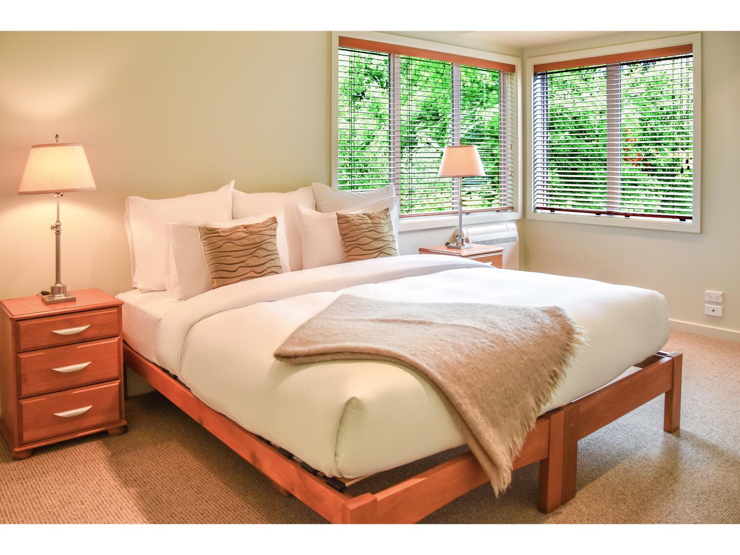 Three-Bedroom Cottage - Photo 16