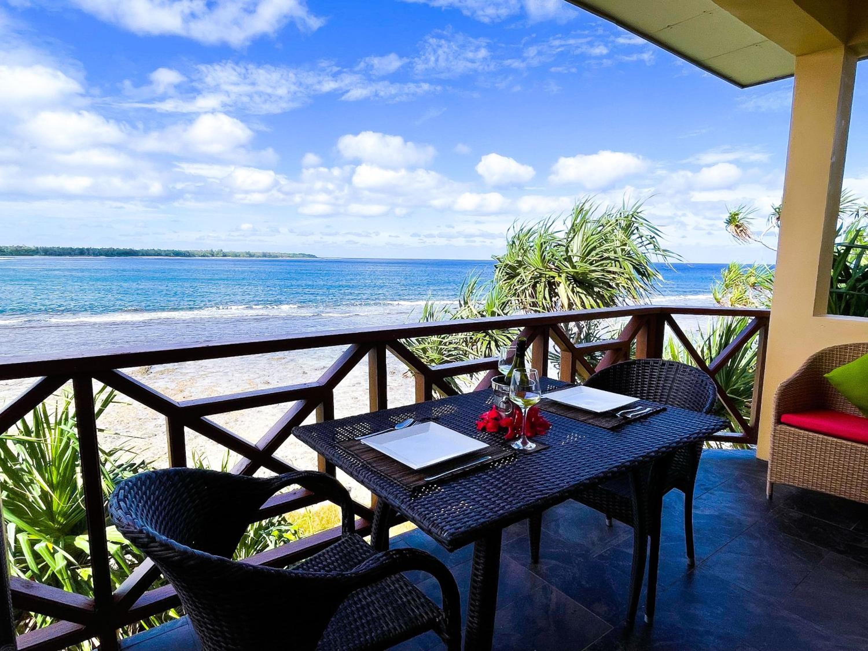 Luxury Oceanfront Suite - Photo 4