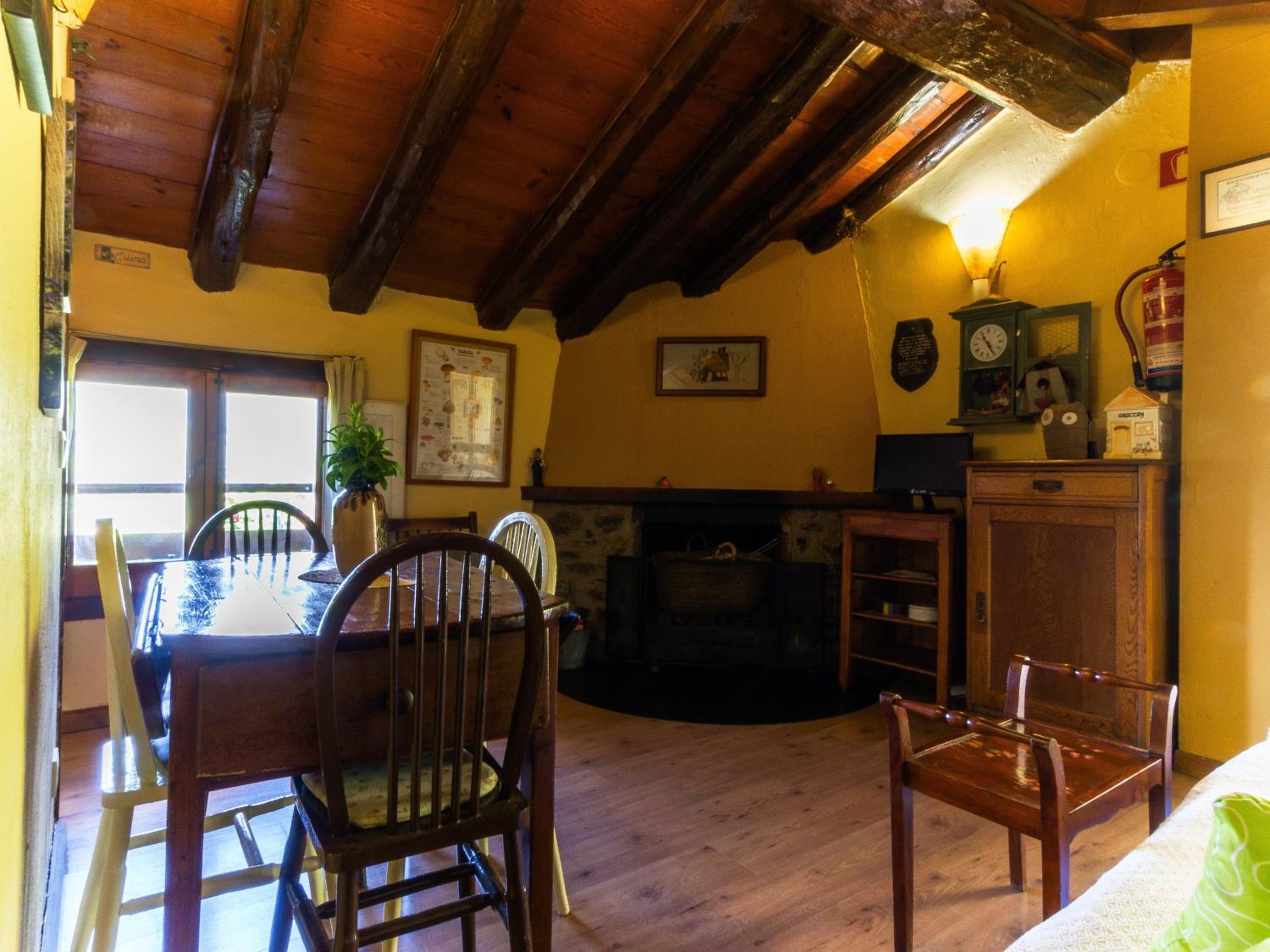Two-Bedroom House - Photo 9