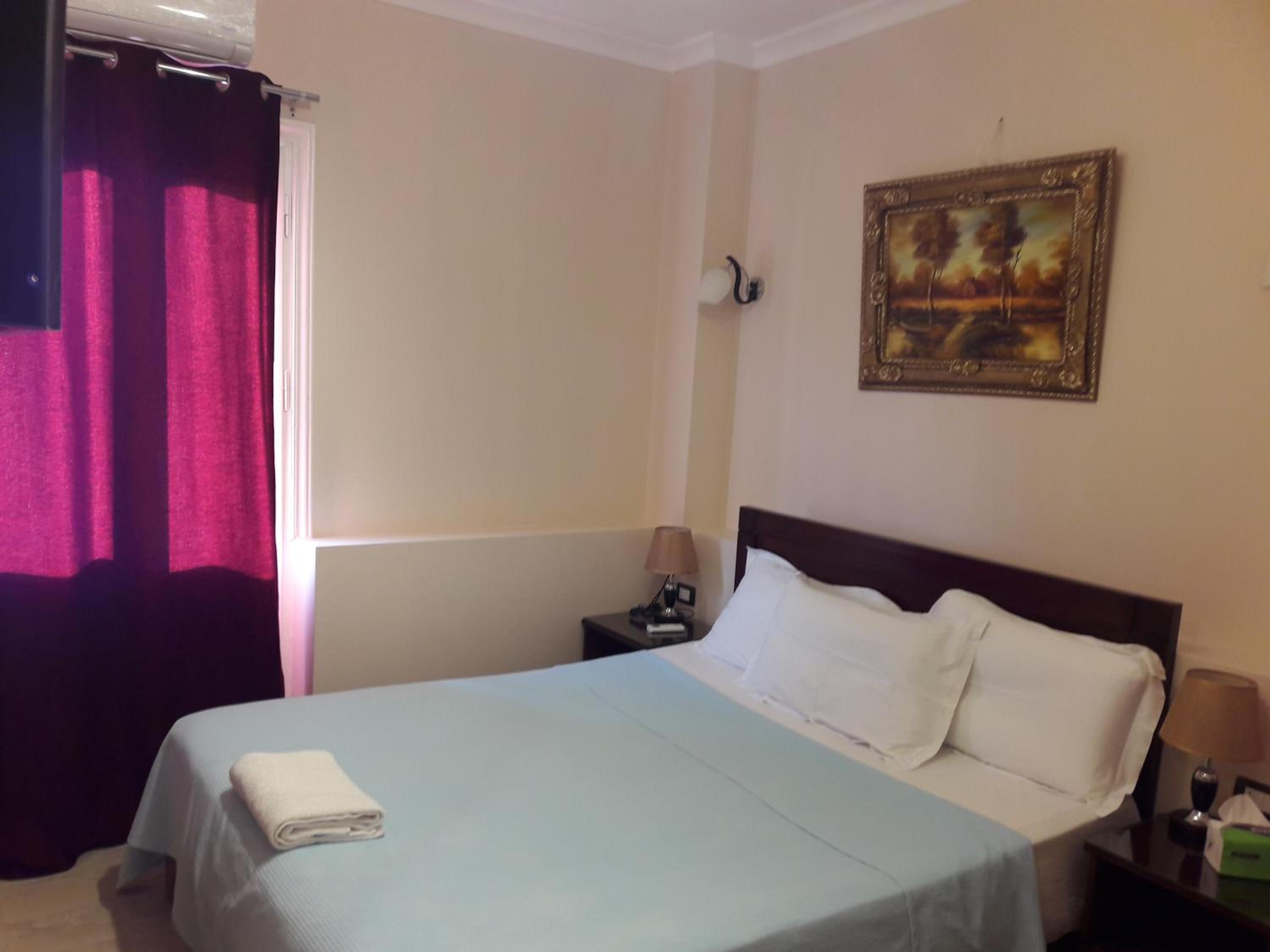 Private Double Room with Private Bathroom - Photo 28