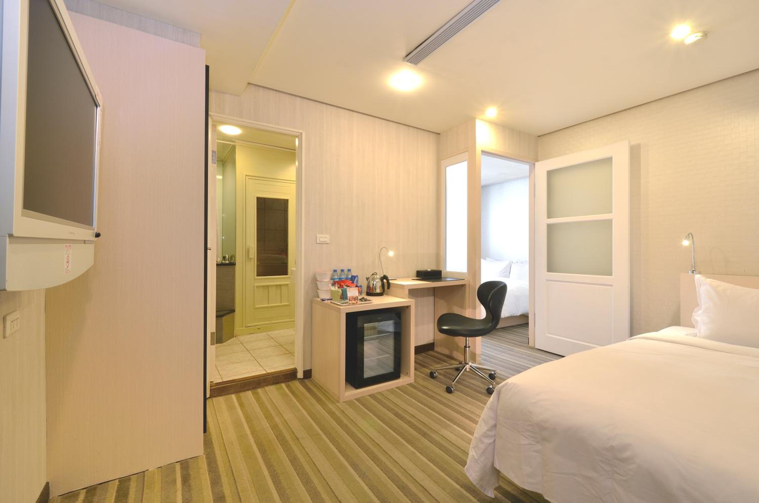 Royal Triple Room photo 3