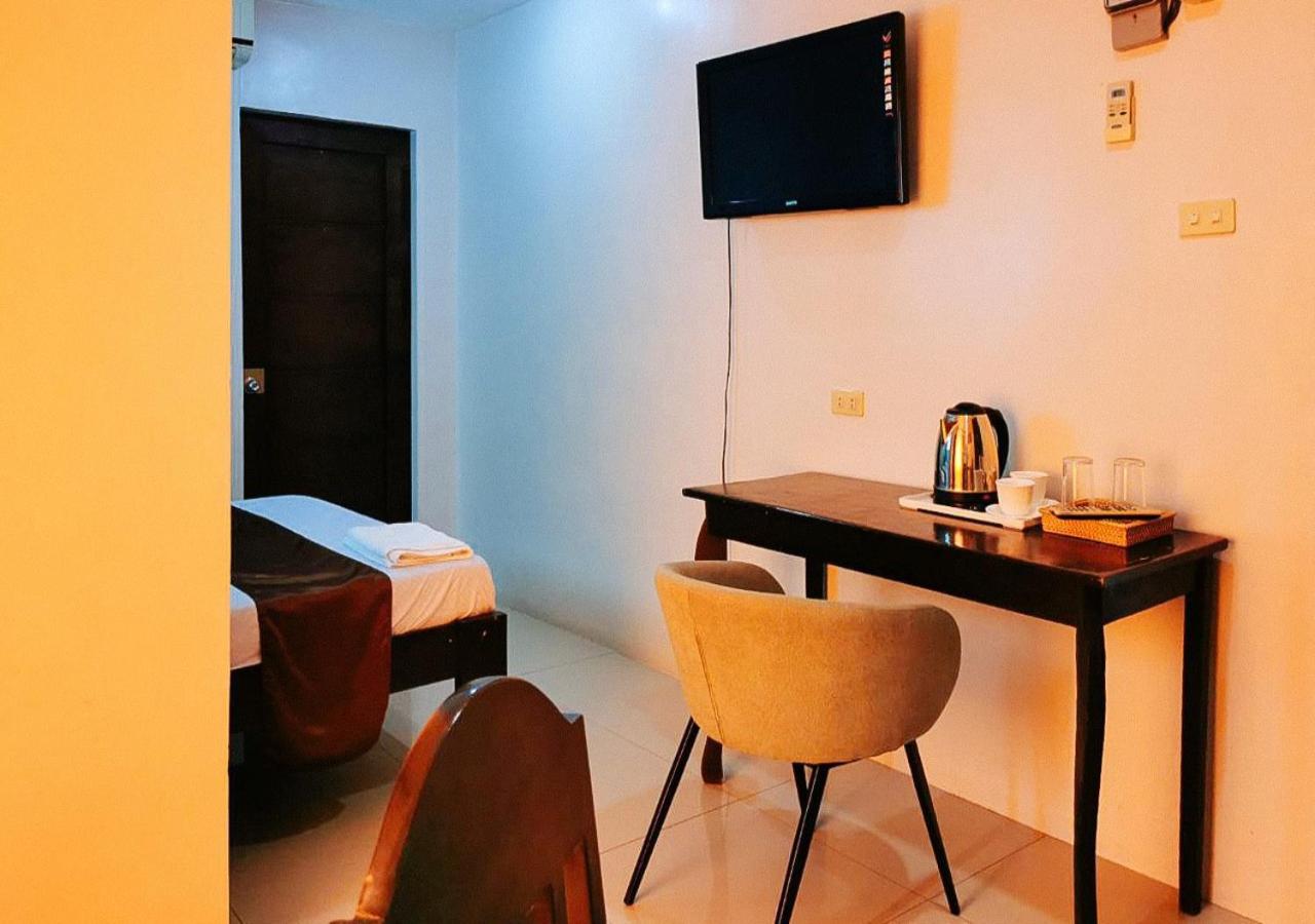 Deluxe Room - Photo 2