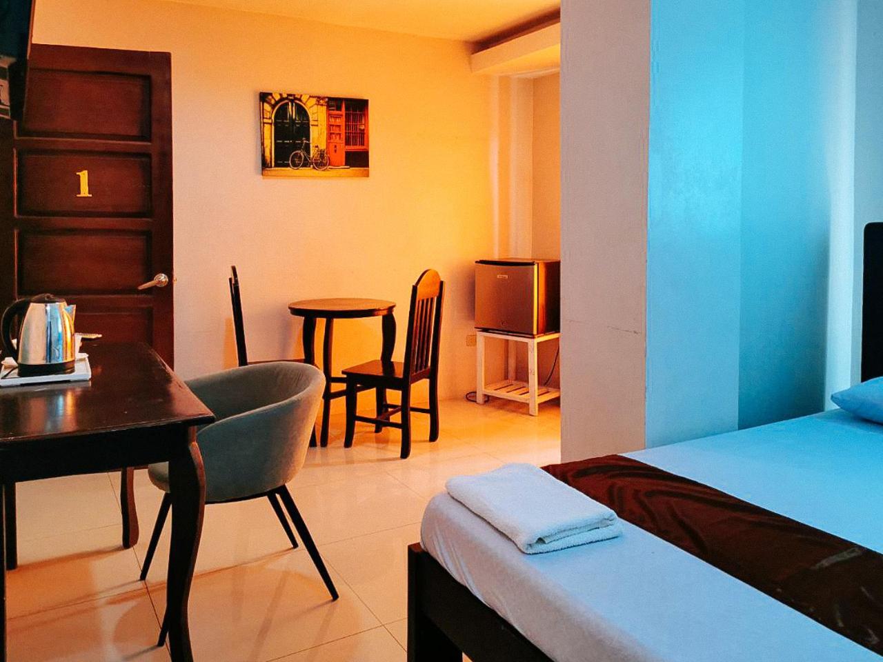 Deluxe Room - Photo 7