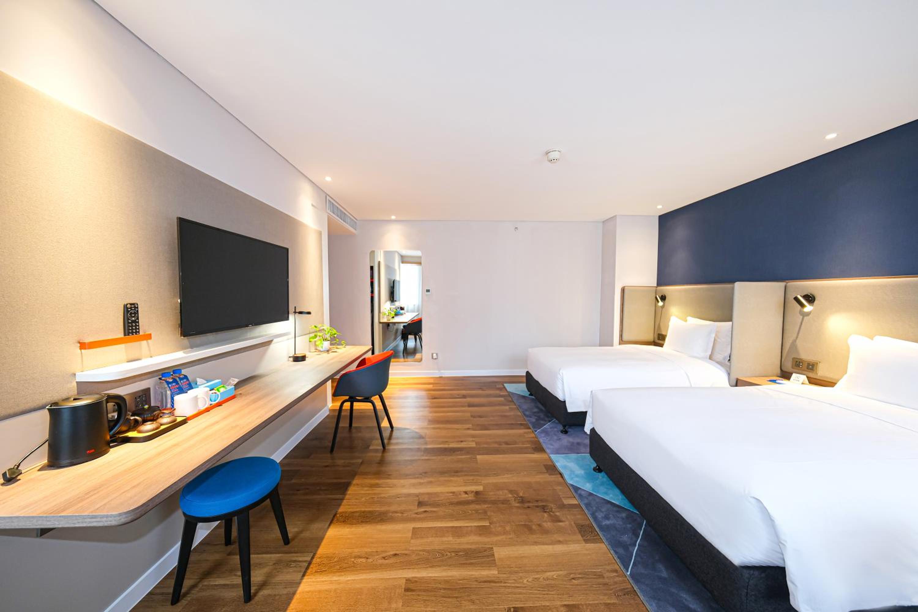 Standard Twin Room - Photo 1