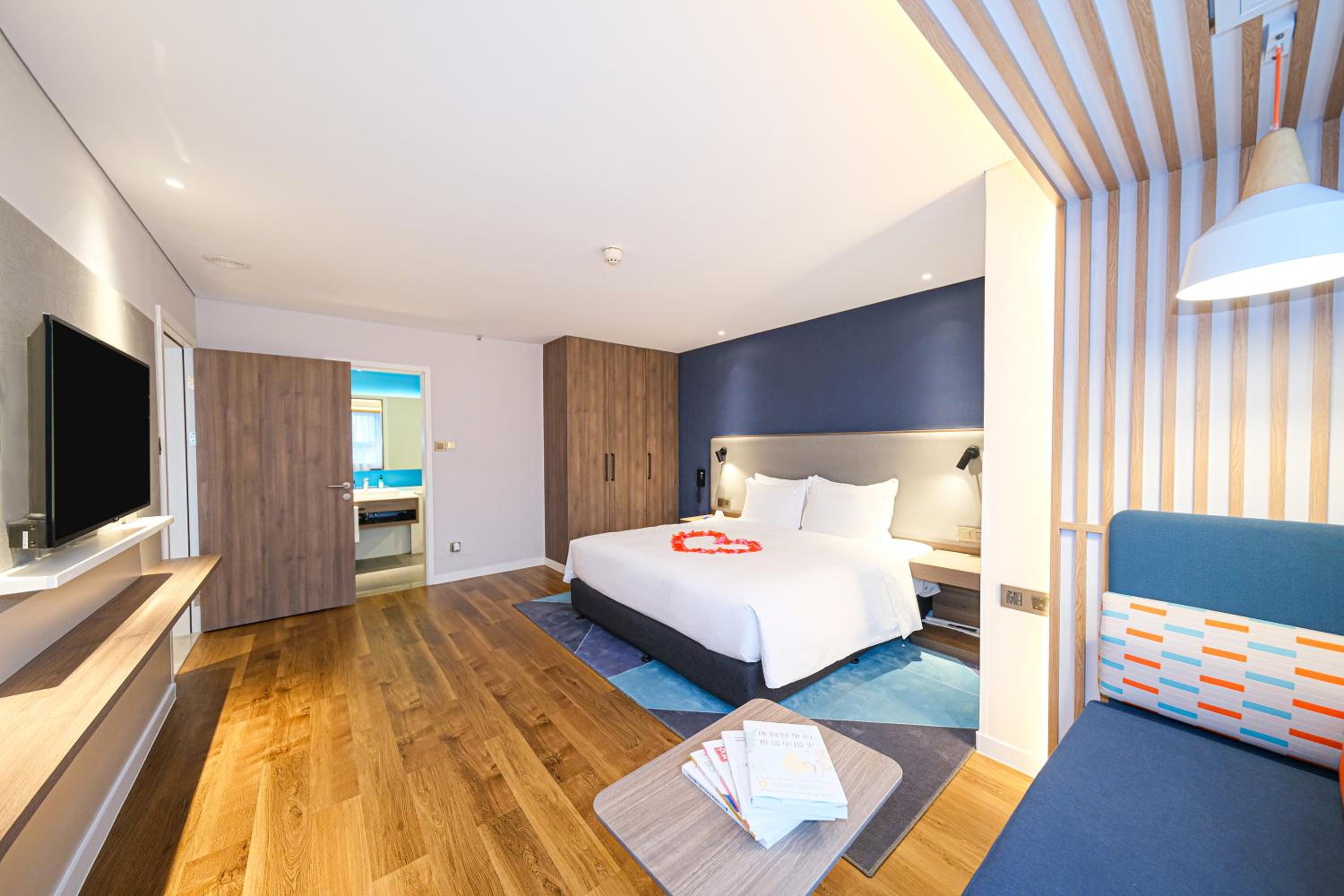 One-Bedroom Suite - Photo 1