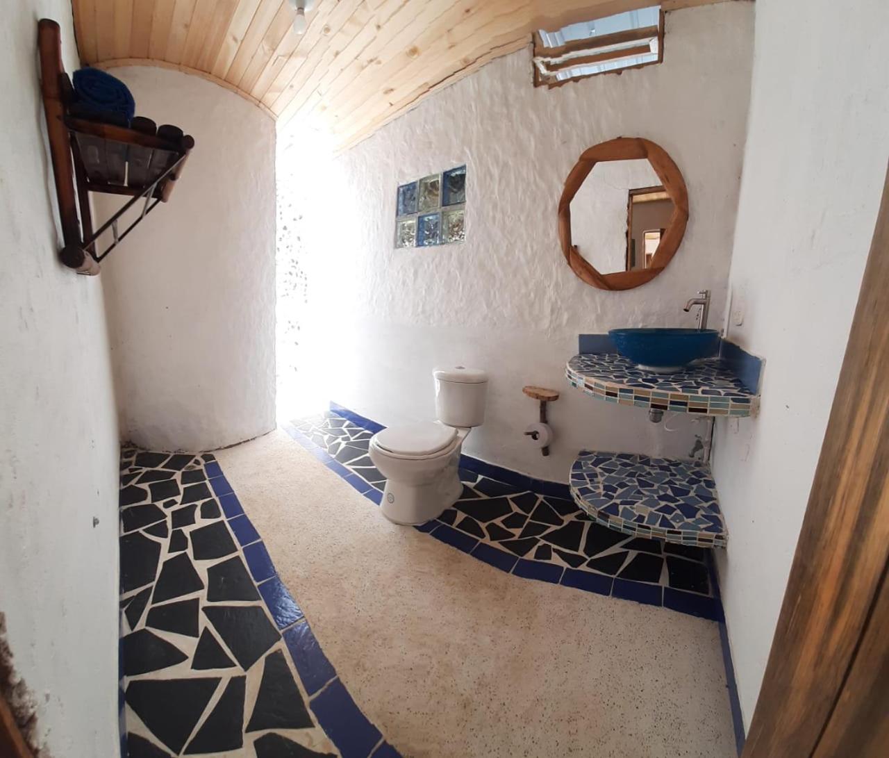 Twin Room with Private Bathroom photo 3