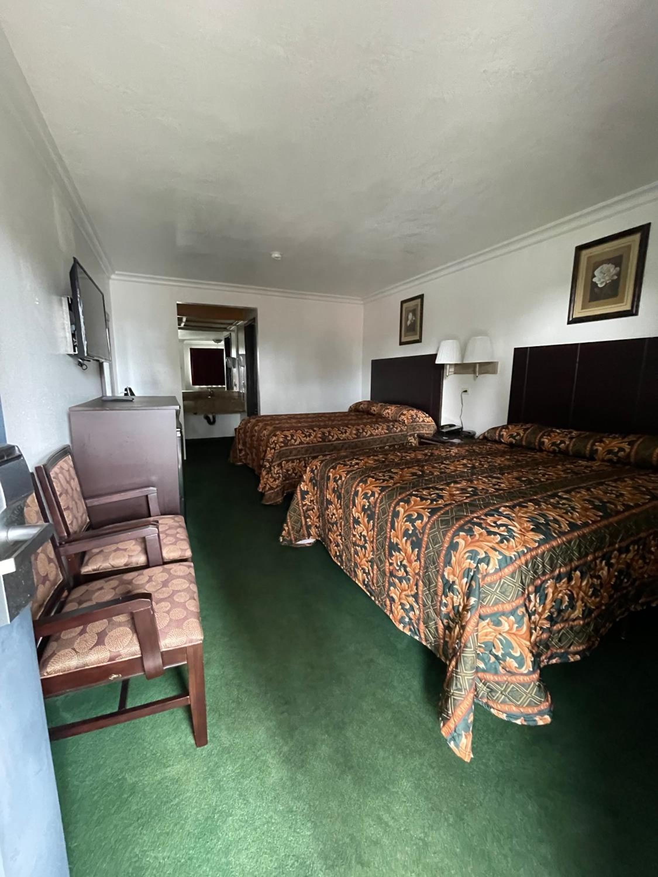 Large Double Room photo 1