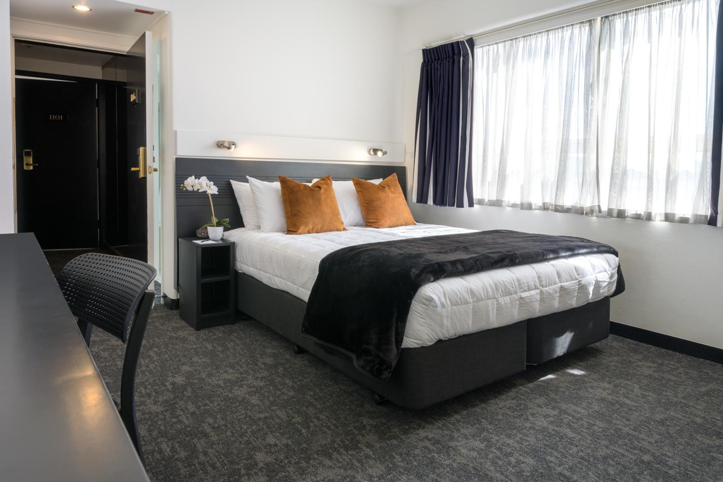 Standard Queen Room photo 3