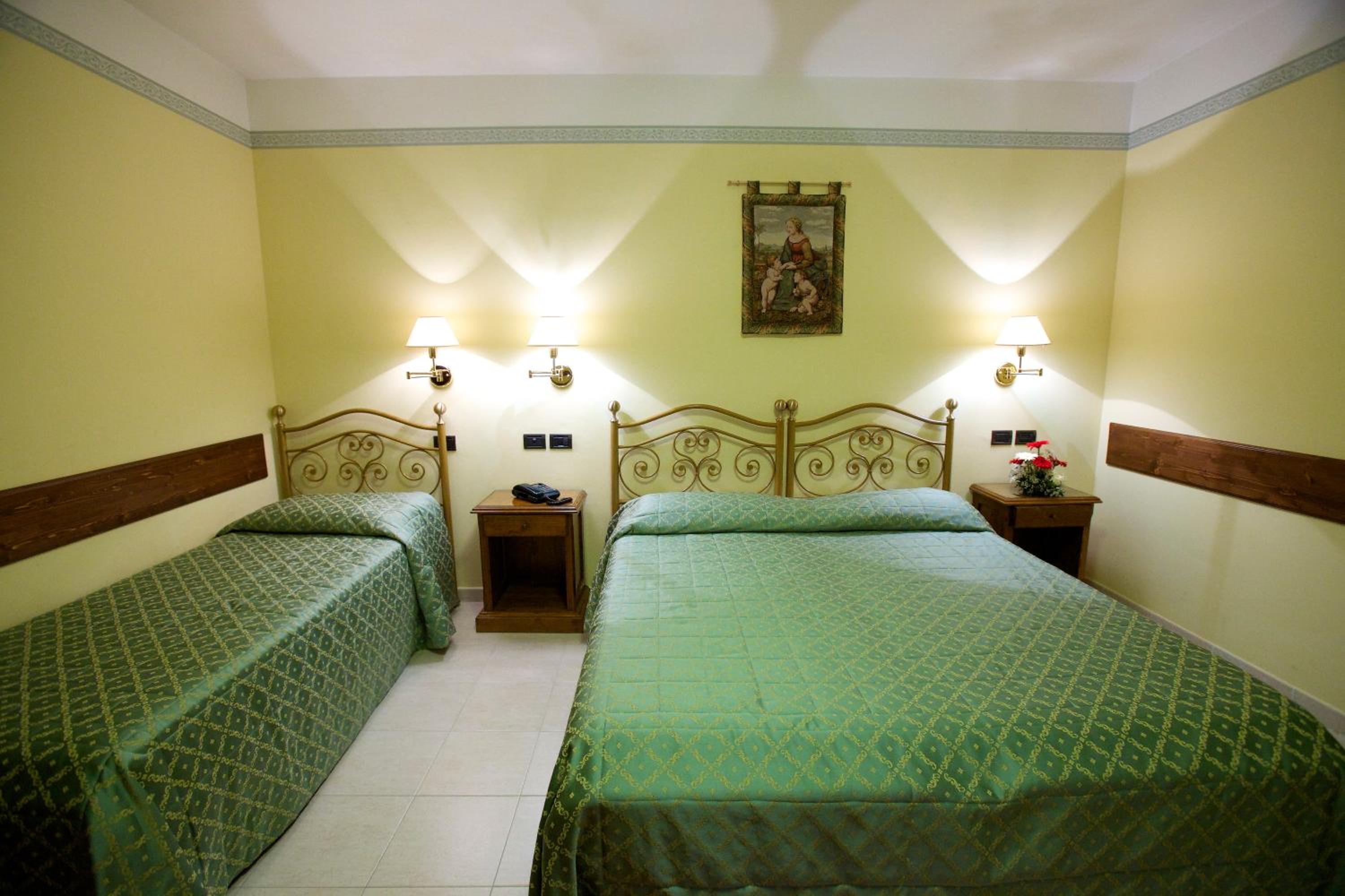 Superior Triple Room - Photo 1