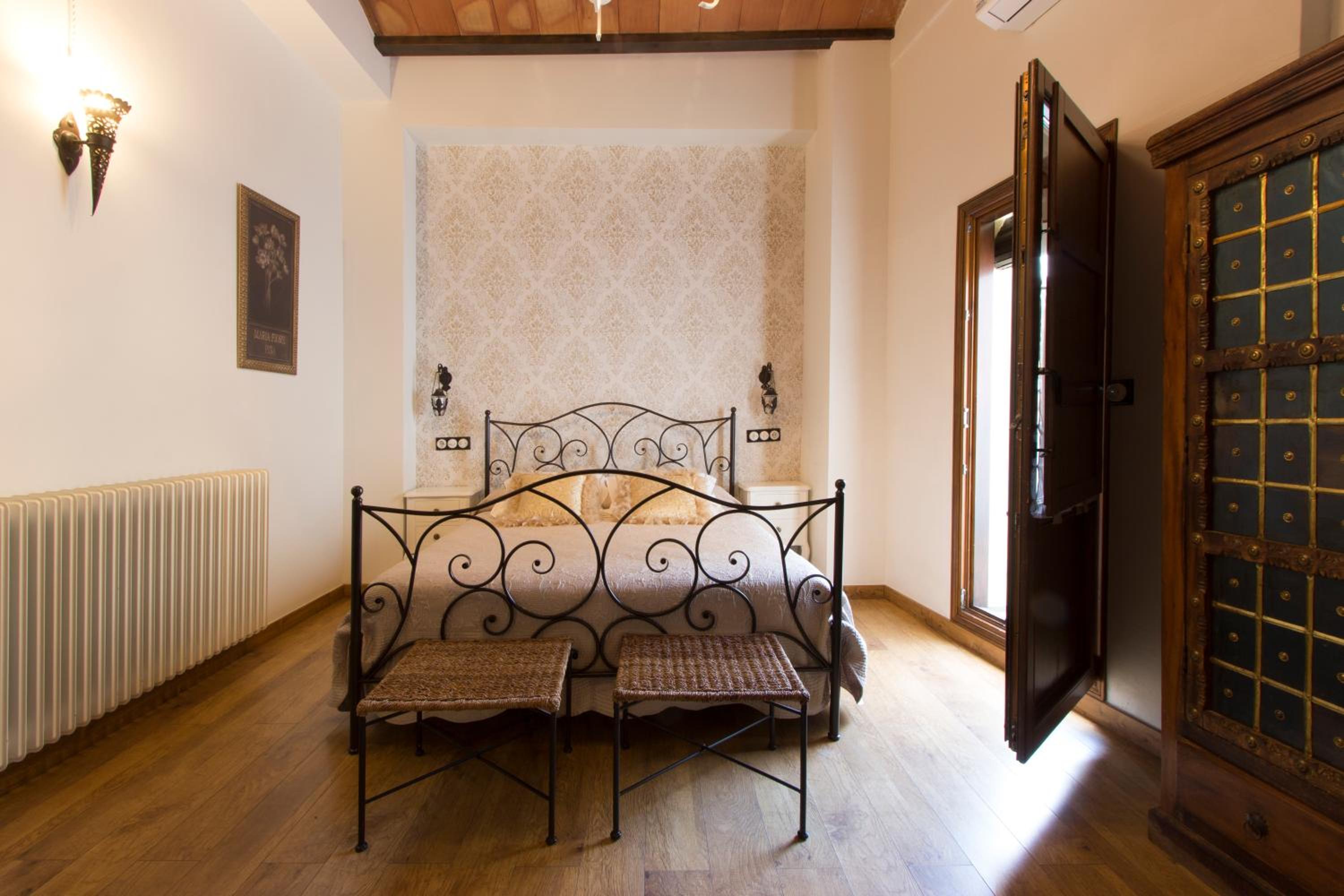 Superior Double Room - Photo 8