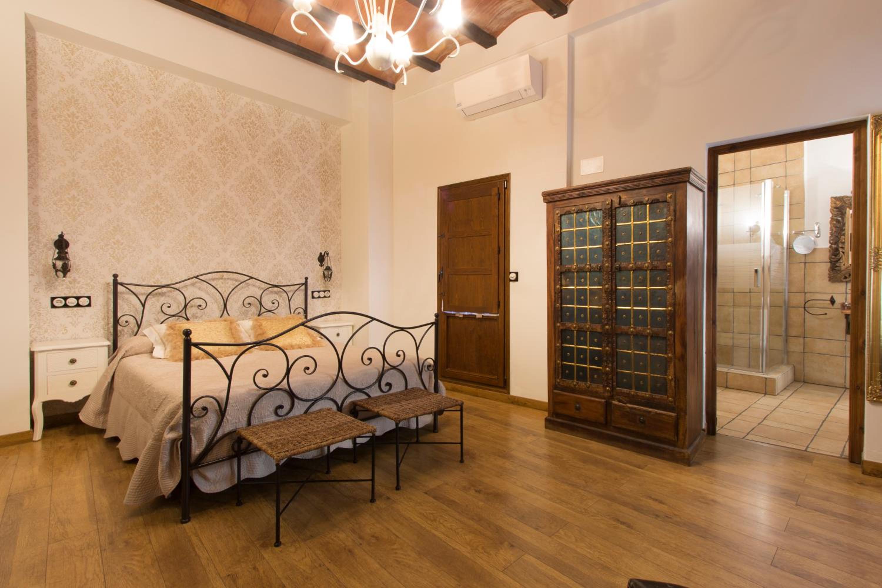 Superior Double Room - Photo 3
