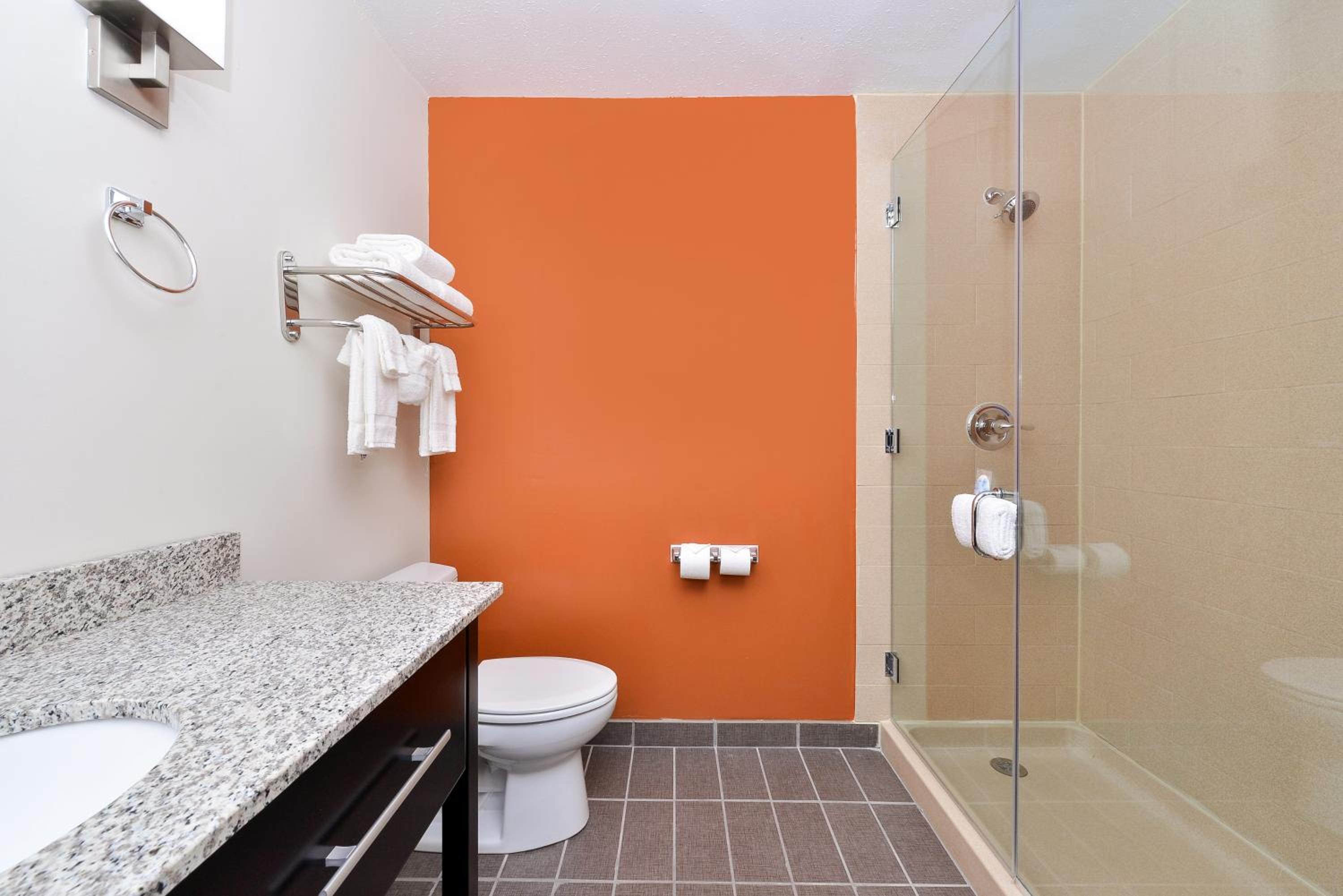 Whirlpool Suite photo 3