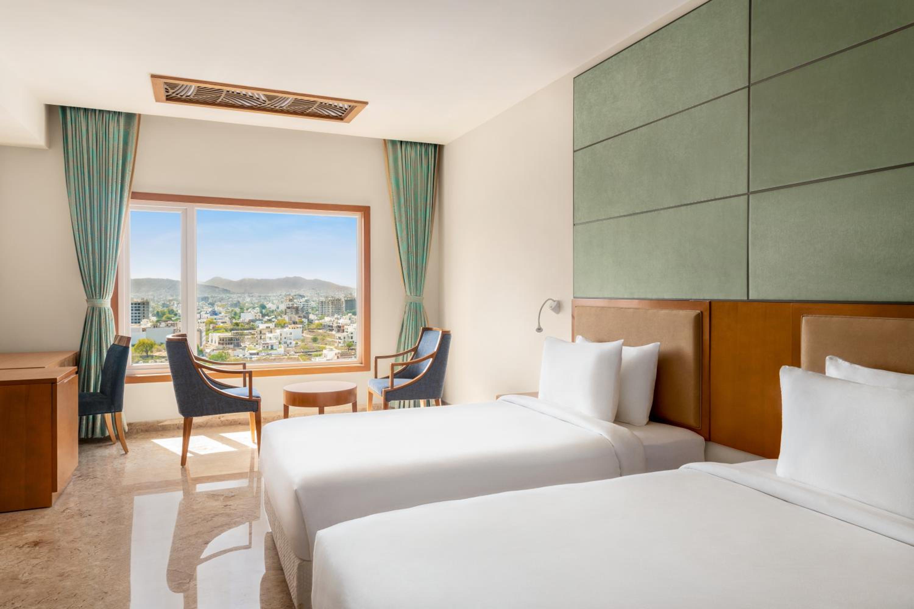 Deluxe Twin Room - Non-Smoking - Photo 3