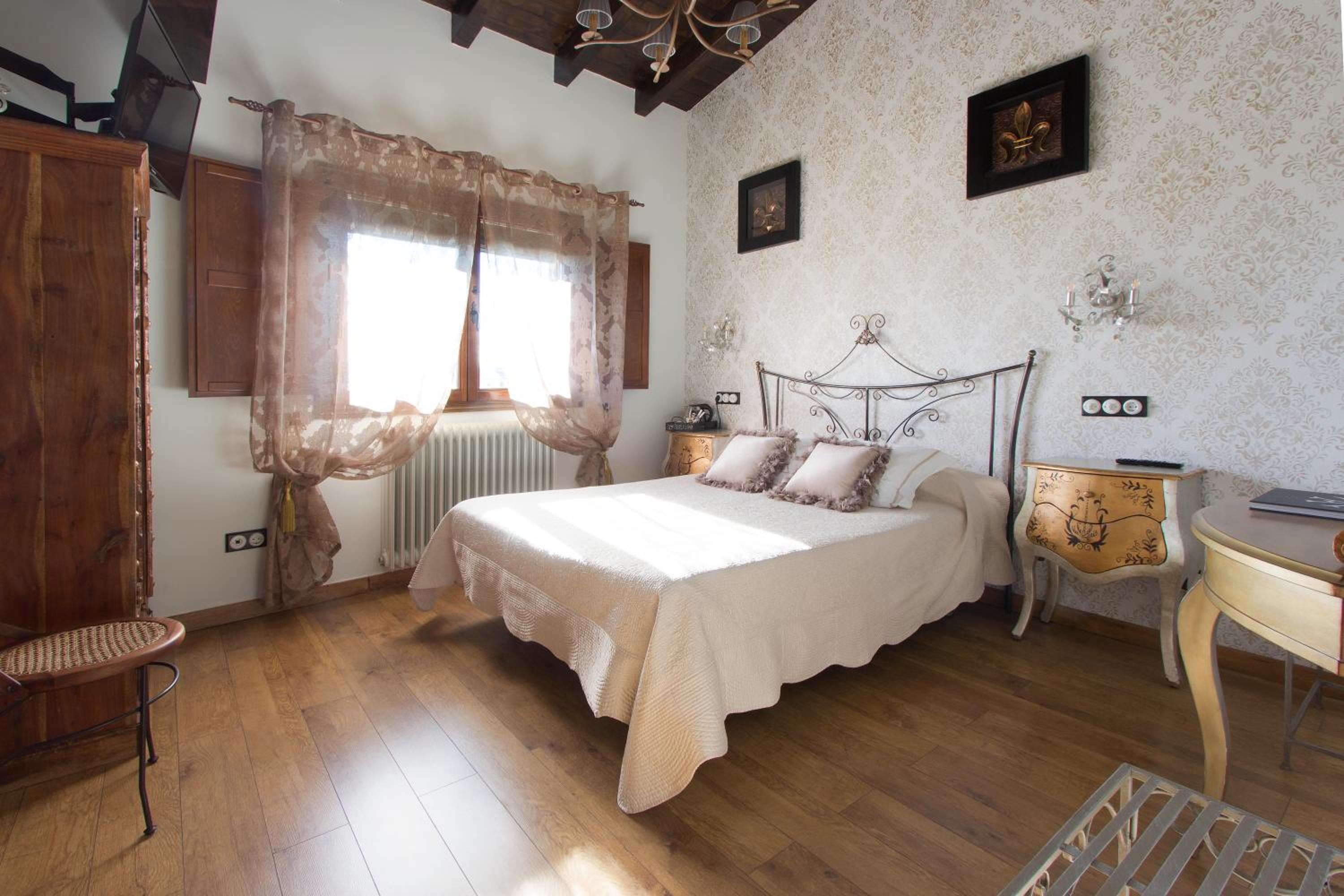 Double Room - Photo 2