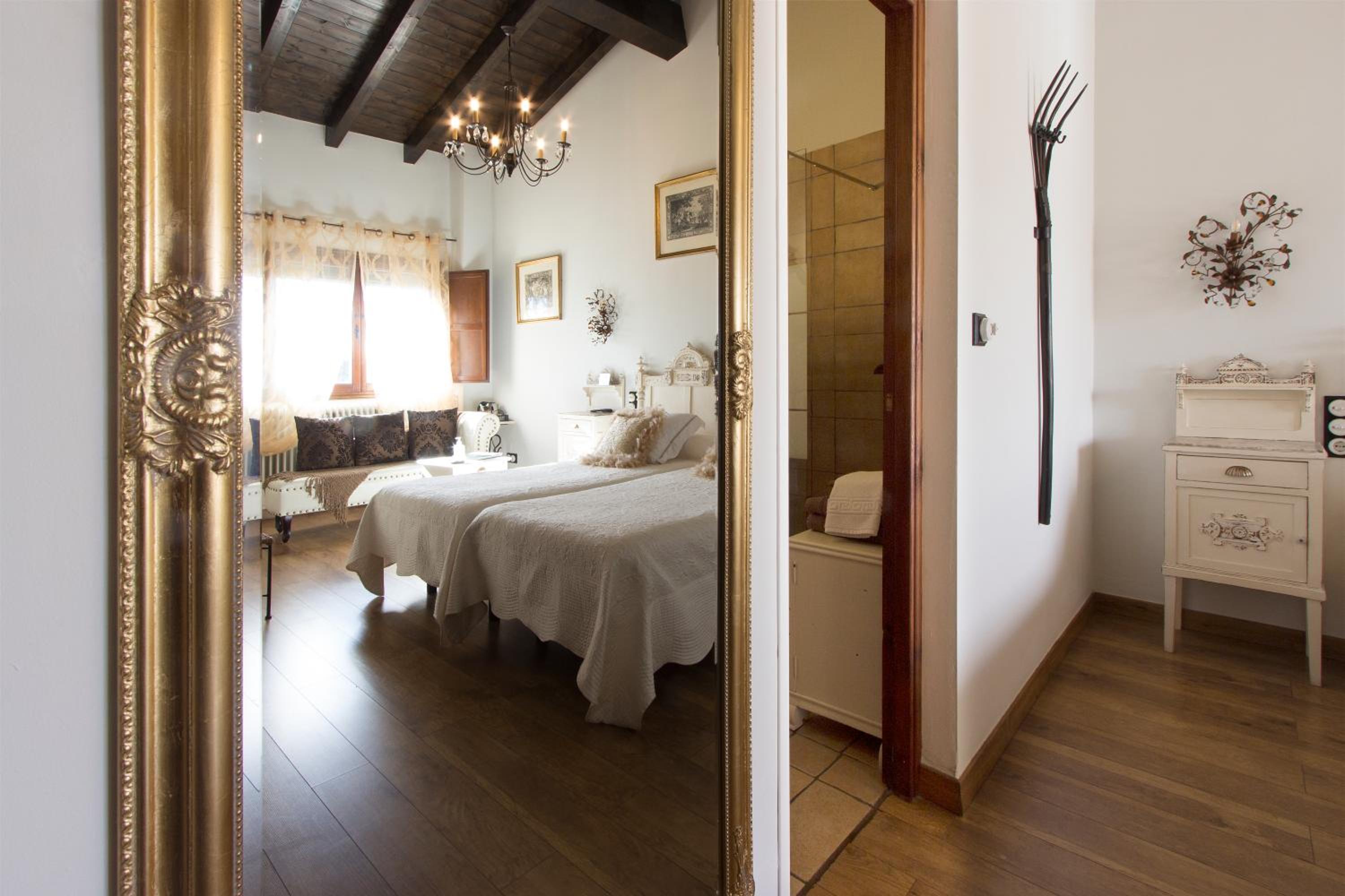 Twin Room - Photo 4