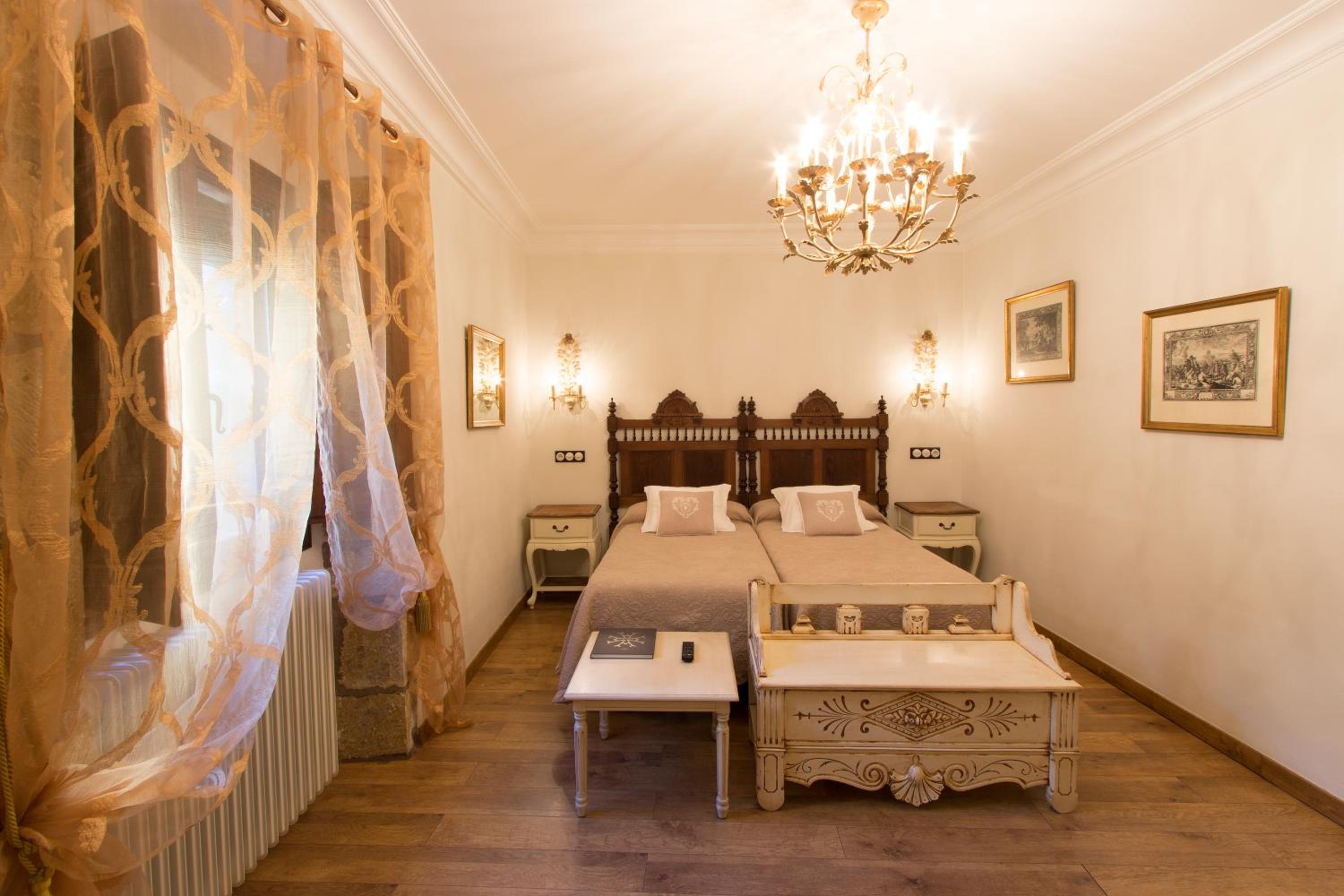 Twin Room - Photo 2