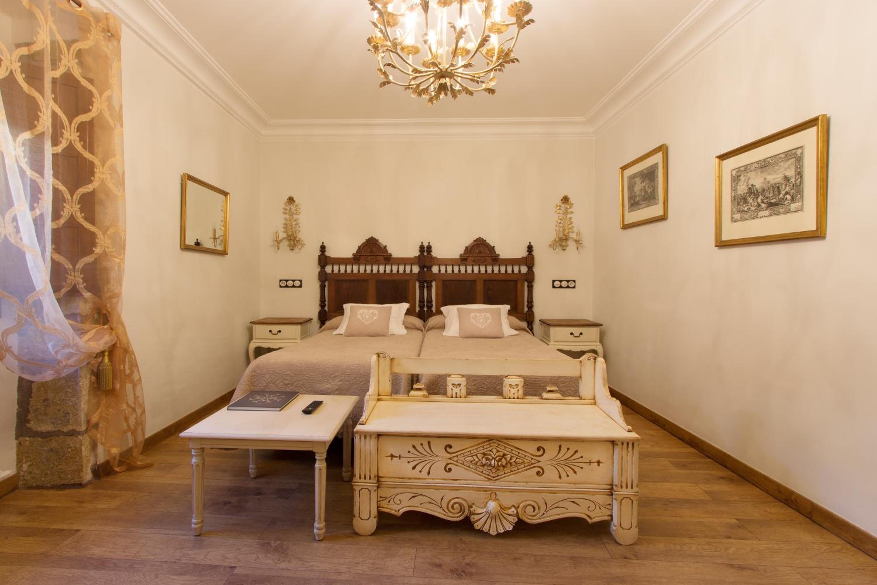 Twin Room - Photo 10
